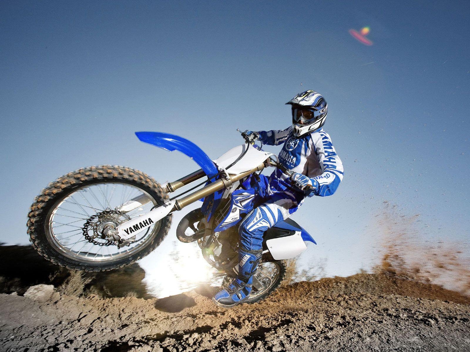 1600x1200 Yamaha Motocross Bike Wallpaper, Desktop