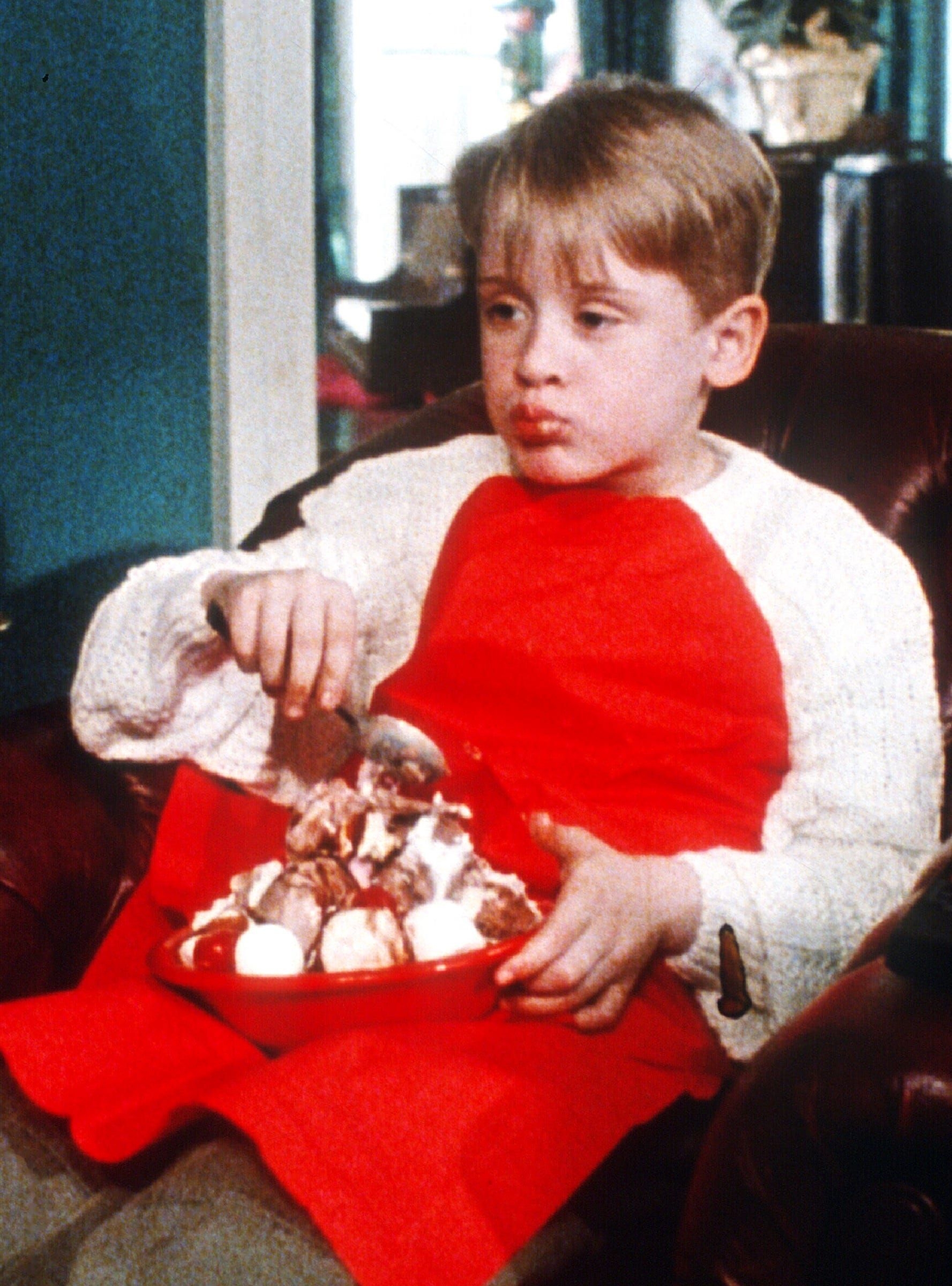 1780x2410 I Ate Like Macaulay Culkin In Home Alone & It Was The Best Weekend Of My Life. Christmas collage, Wallpaper iphone christmas, Christmas aesthetic, Phone