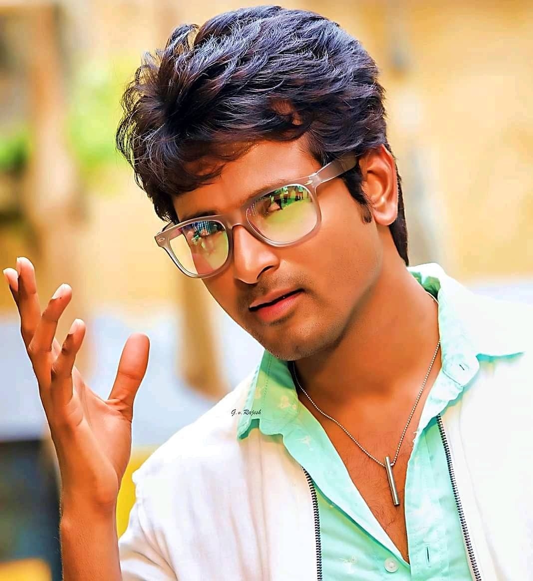 1070x1170 Image may contain: 1 person, sunglasses. Sivakarthikeyan wallpaper, Actors image, Image hero, Phone