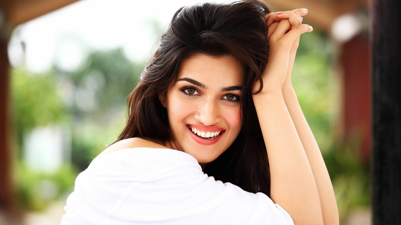 1370x770 Kriti Sanon HD Wallpaper. Latest Kriti Sanon Wallpaper HD Free, Desktop