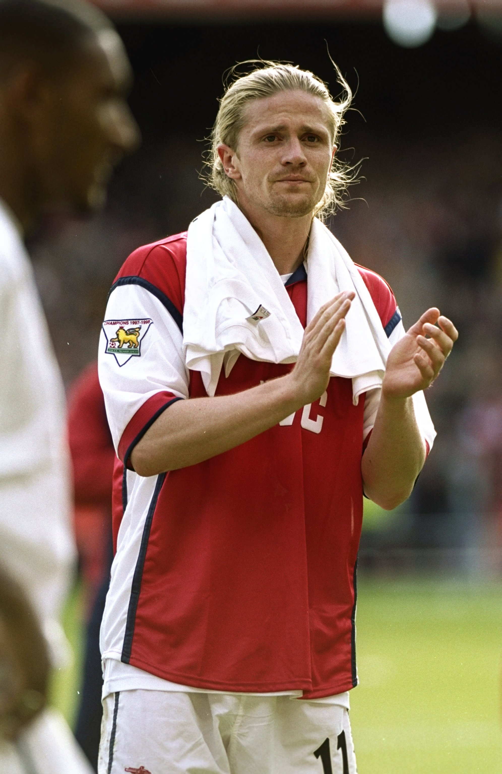 2000x3080 Emmanuel Petit, Phone