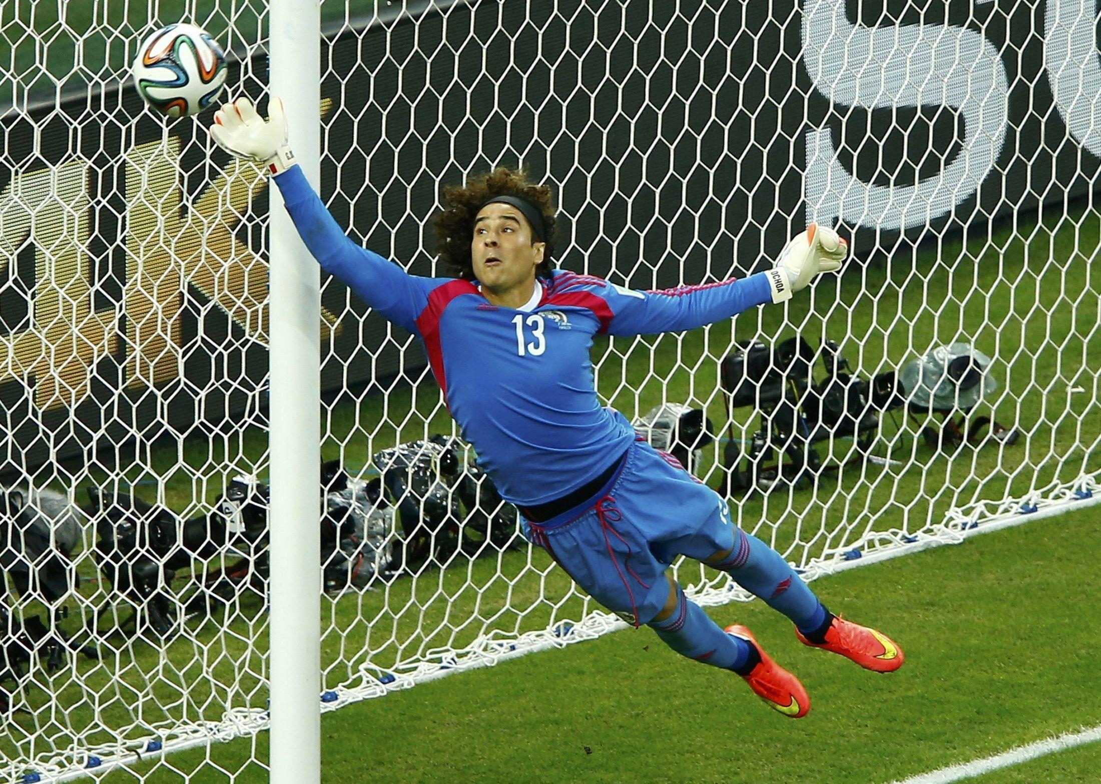 2200x1570 The very best Guillermo Ochoa memes, Desktop