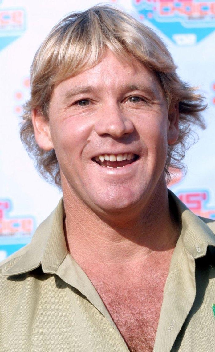 700x1150 Wallz Hut: Steve Irwin HD Wallpaper, Phone