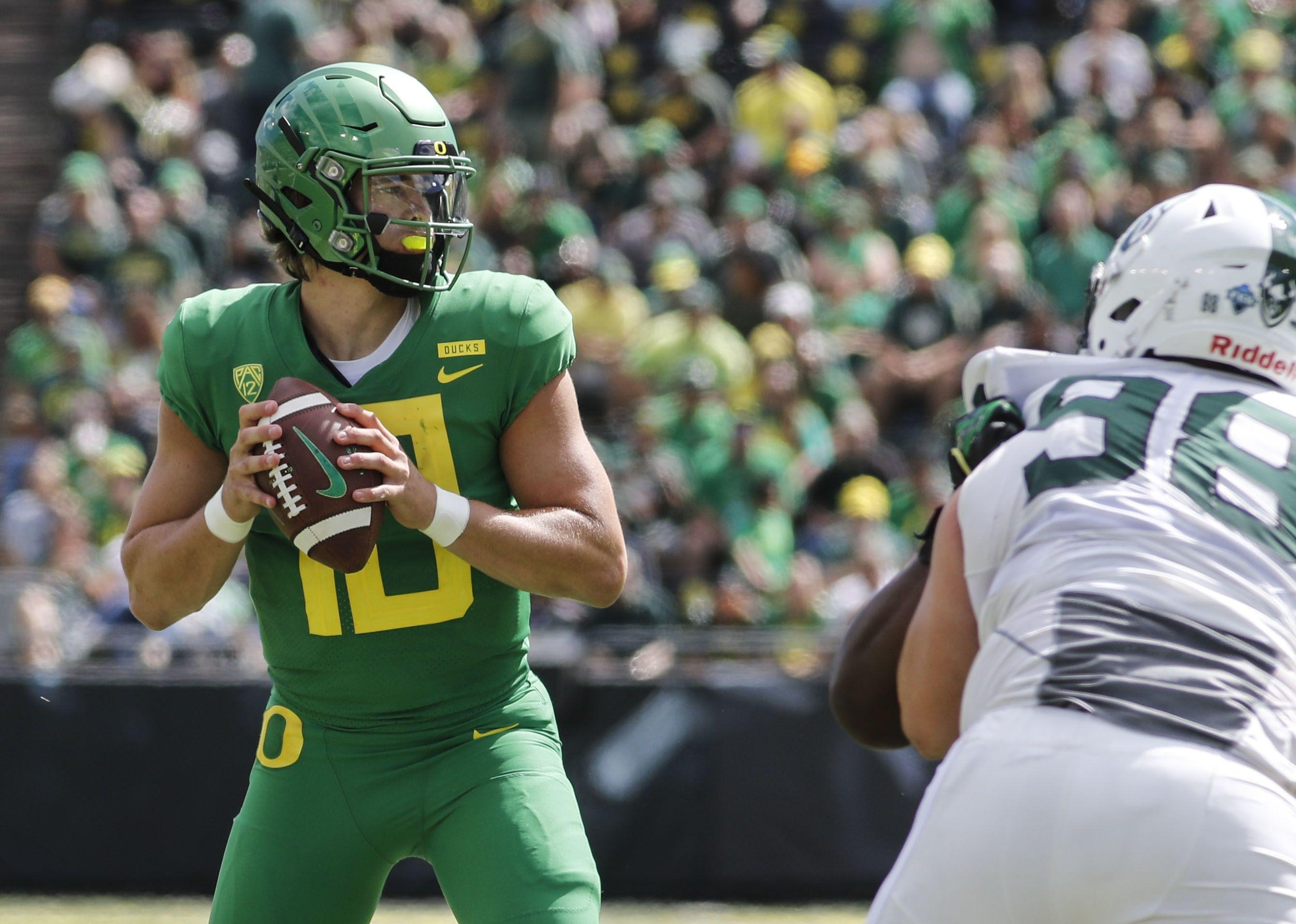 2690x1920 NFL draft: Oregon's Justin Herbert tops 10 best QB prospects, Desktop