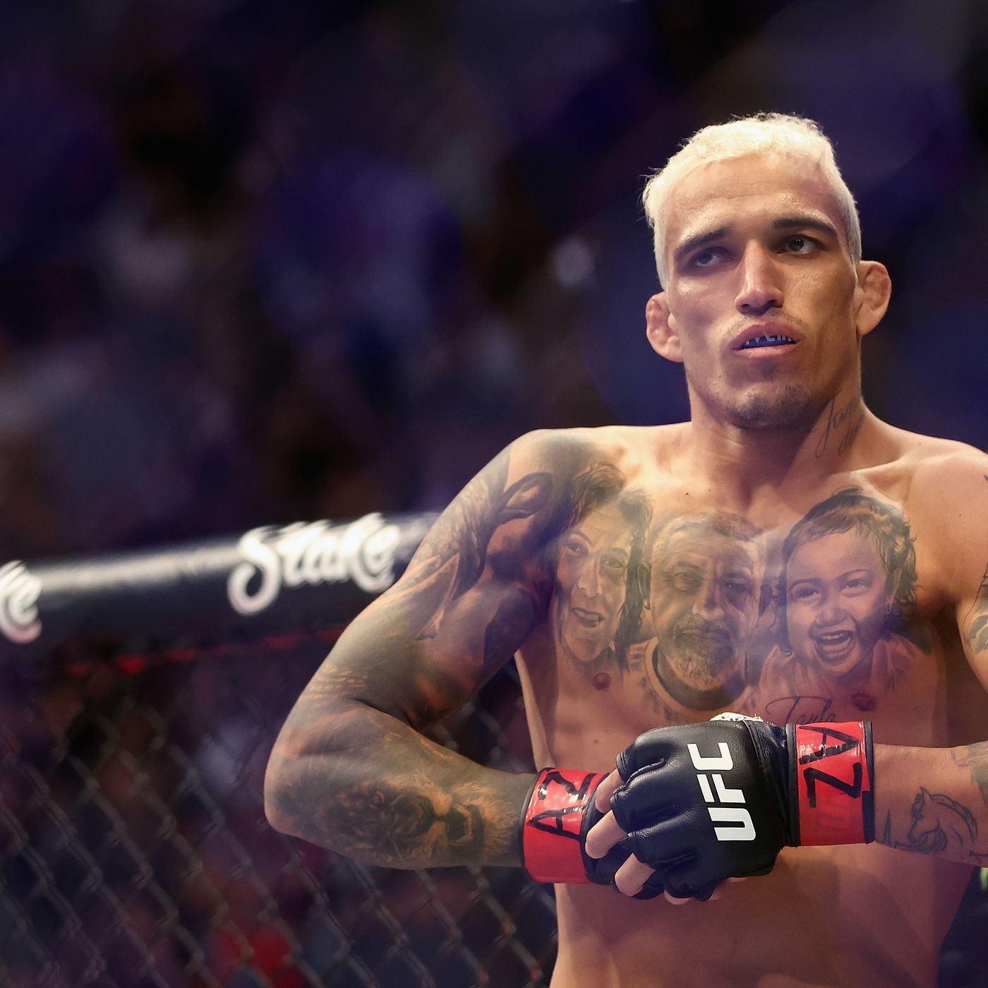 1400x1400 Morning Report: Charles Oliveira targets Khabib after an Islam Makhachev win in Brazil: 'He's been talking too much', Phone