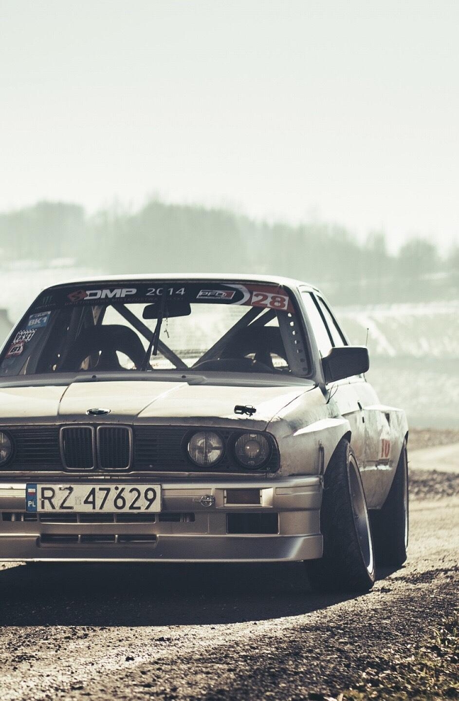 950x1440 Any BMW E30 wallpaper for phone?, Phone