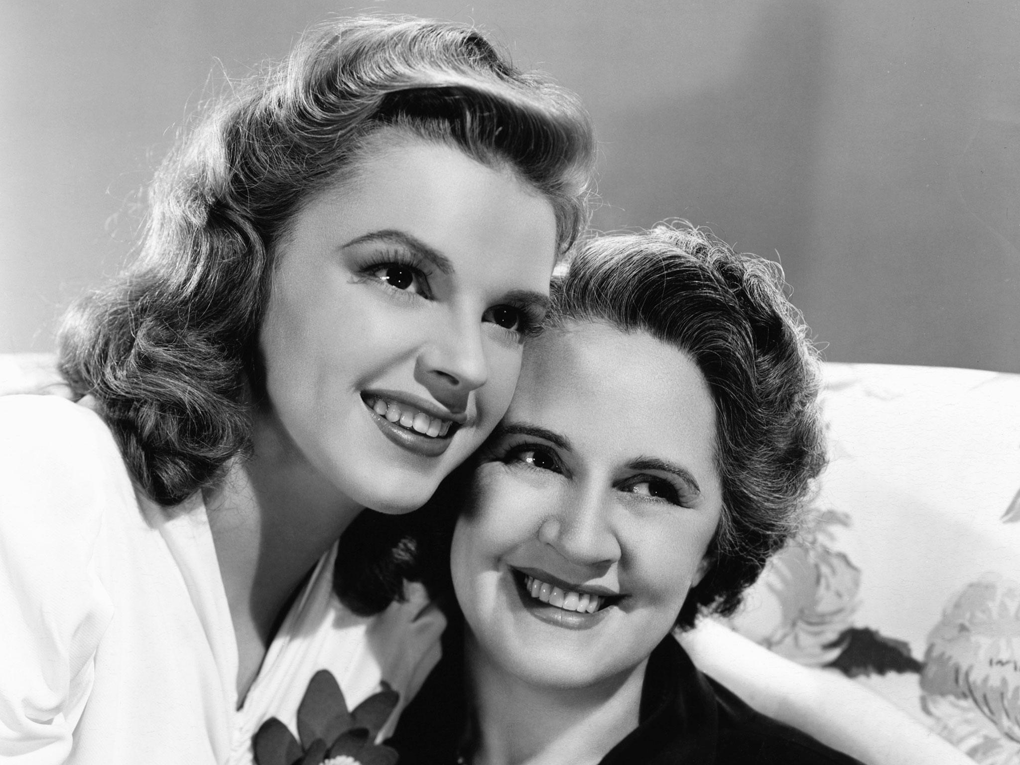 2050x1540 Hollywood moms: Were Brooke Shields and Judy Garland's pushy parents, Desktop