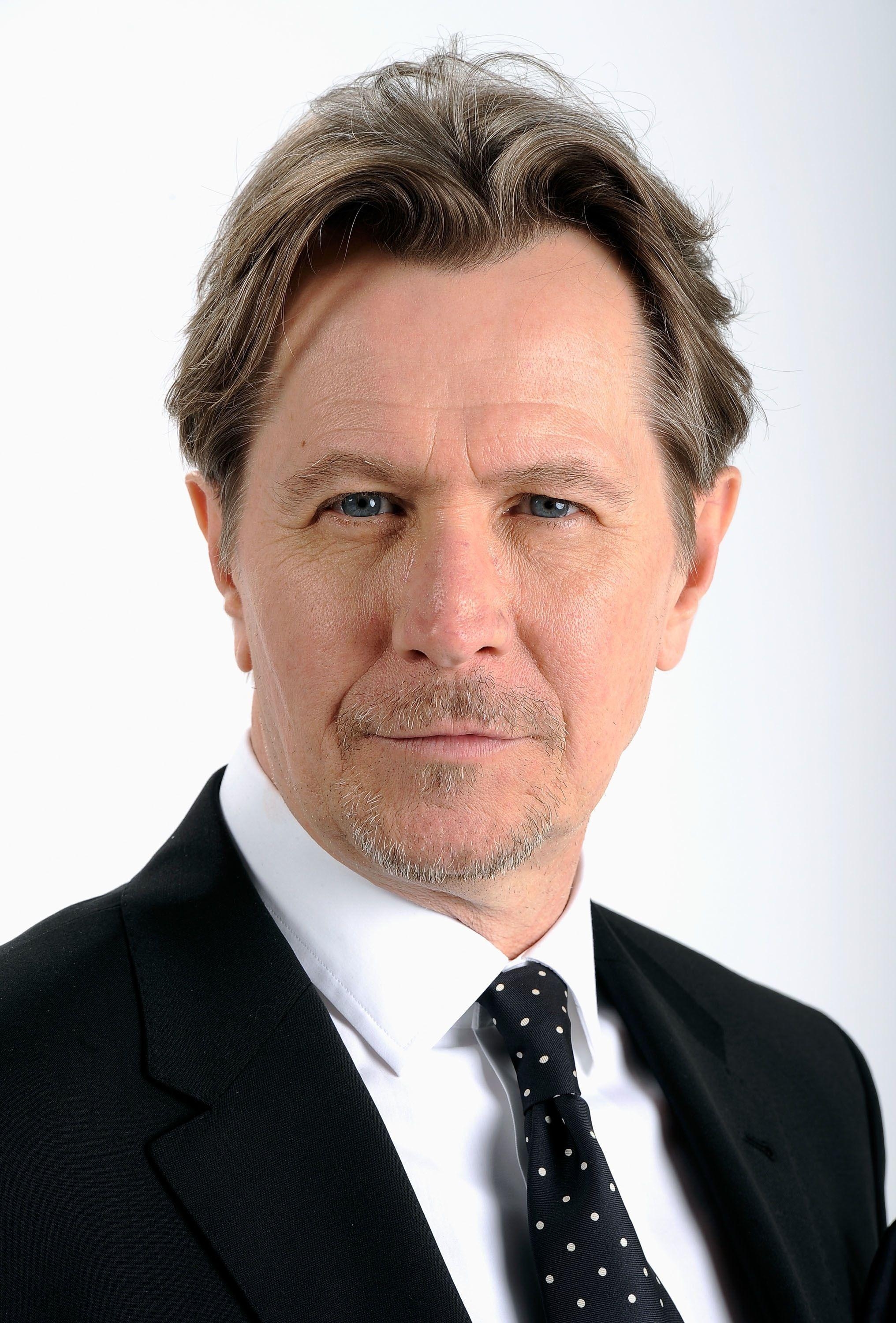 2040x3000 Gary Oldman wallpaper, Phone