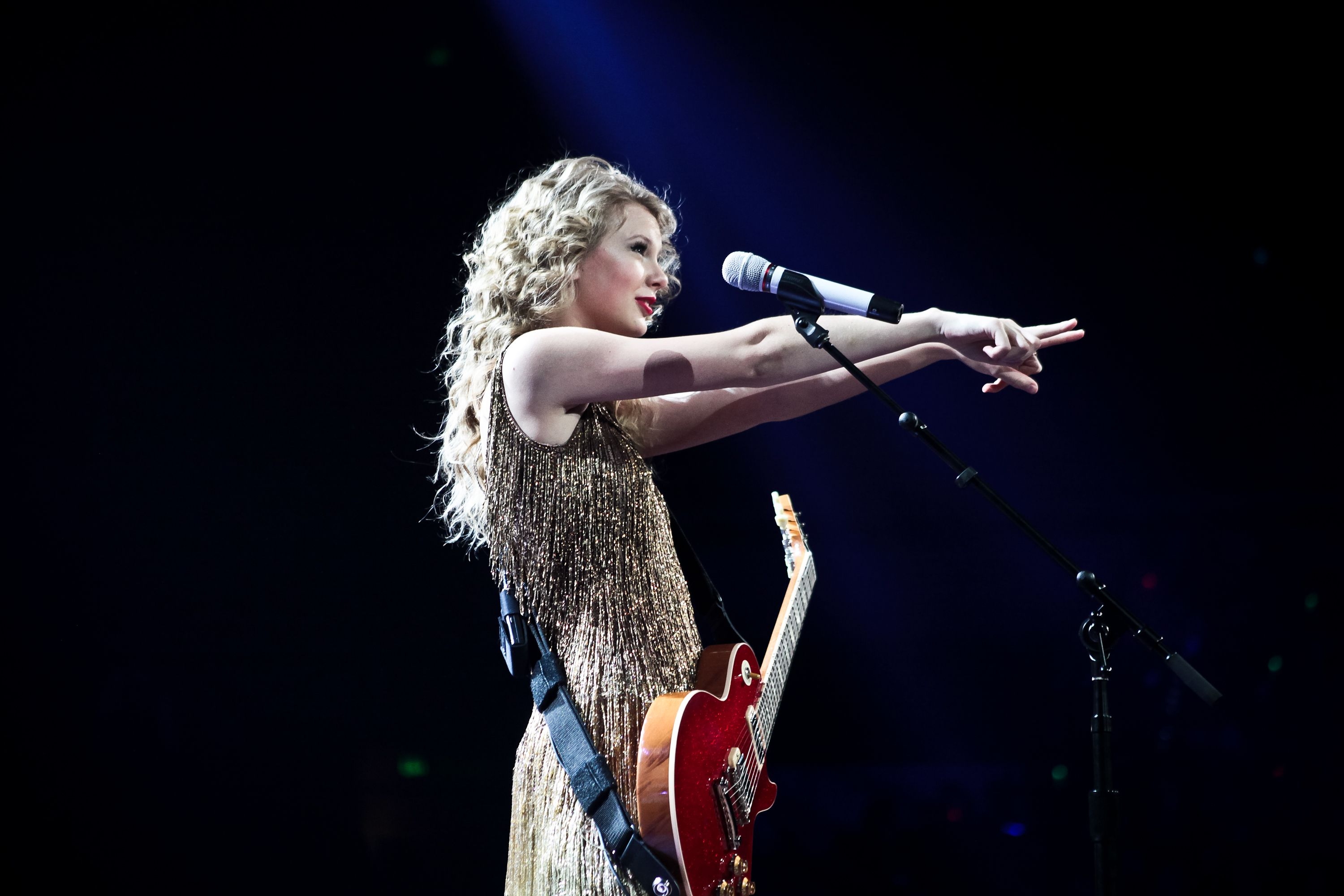 3000x2000 Taylor Swift Delights In Special Tornado Benefit Show « American Songwriter, Desktop