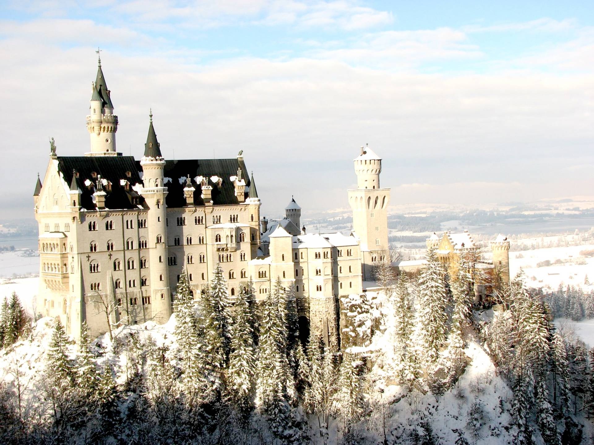 1920x1440 HD Neuschwanstein Castle In Winter Wallpaper, Desktop