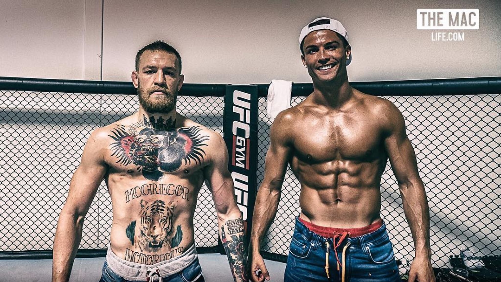 2050x1160 Conor Mcgregor Poses With Cristiano Ronaldo Mcgregor Cristiano Ronaldo, Desktop