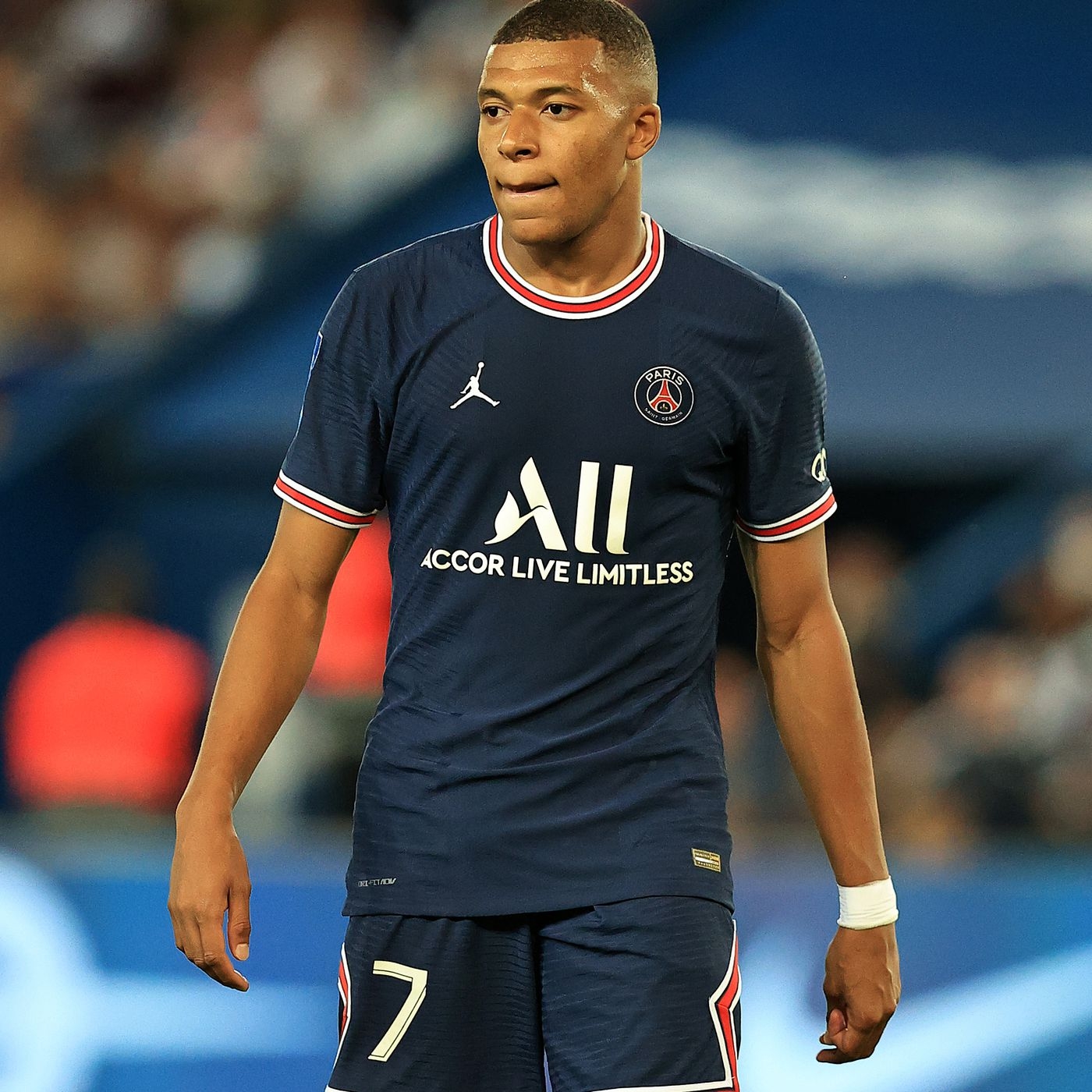 1400x1400 Mbappe tells PSG teammates he will stay this season, would join Real Madrid in 2022 -report, Phone