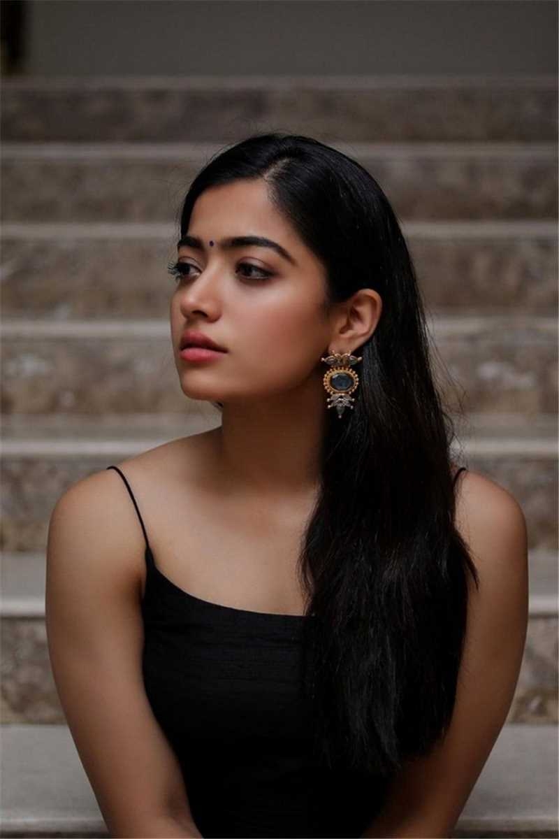 800x1200 Rashmika Mandanna Latest Photos 36351, Phone