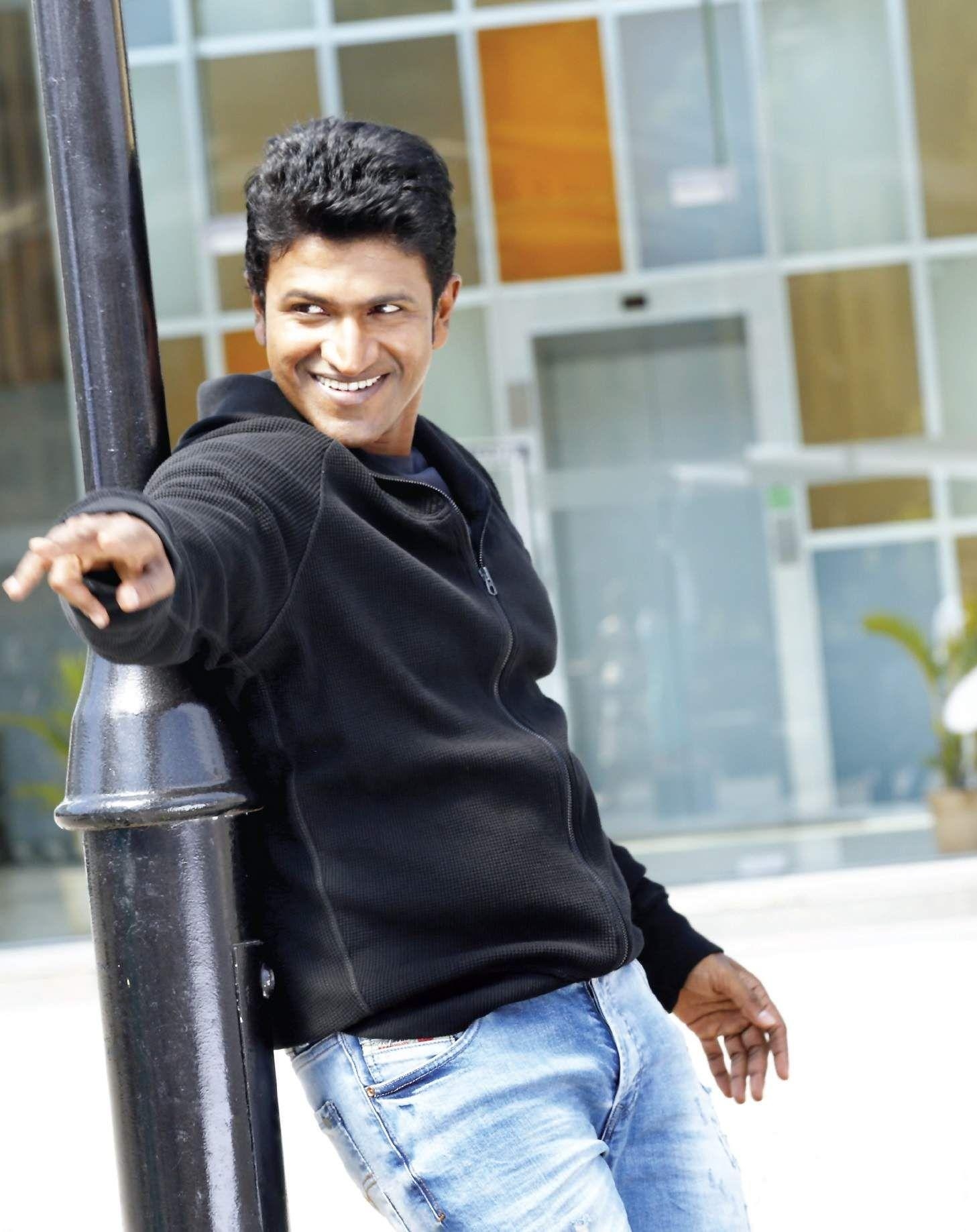 1460x1840 Puneeth Rajkumar plays student after 16 years Puneeth, Phone