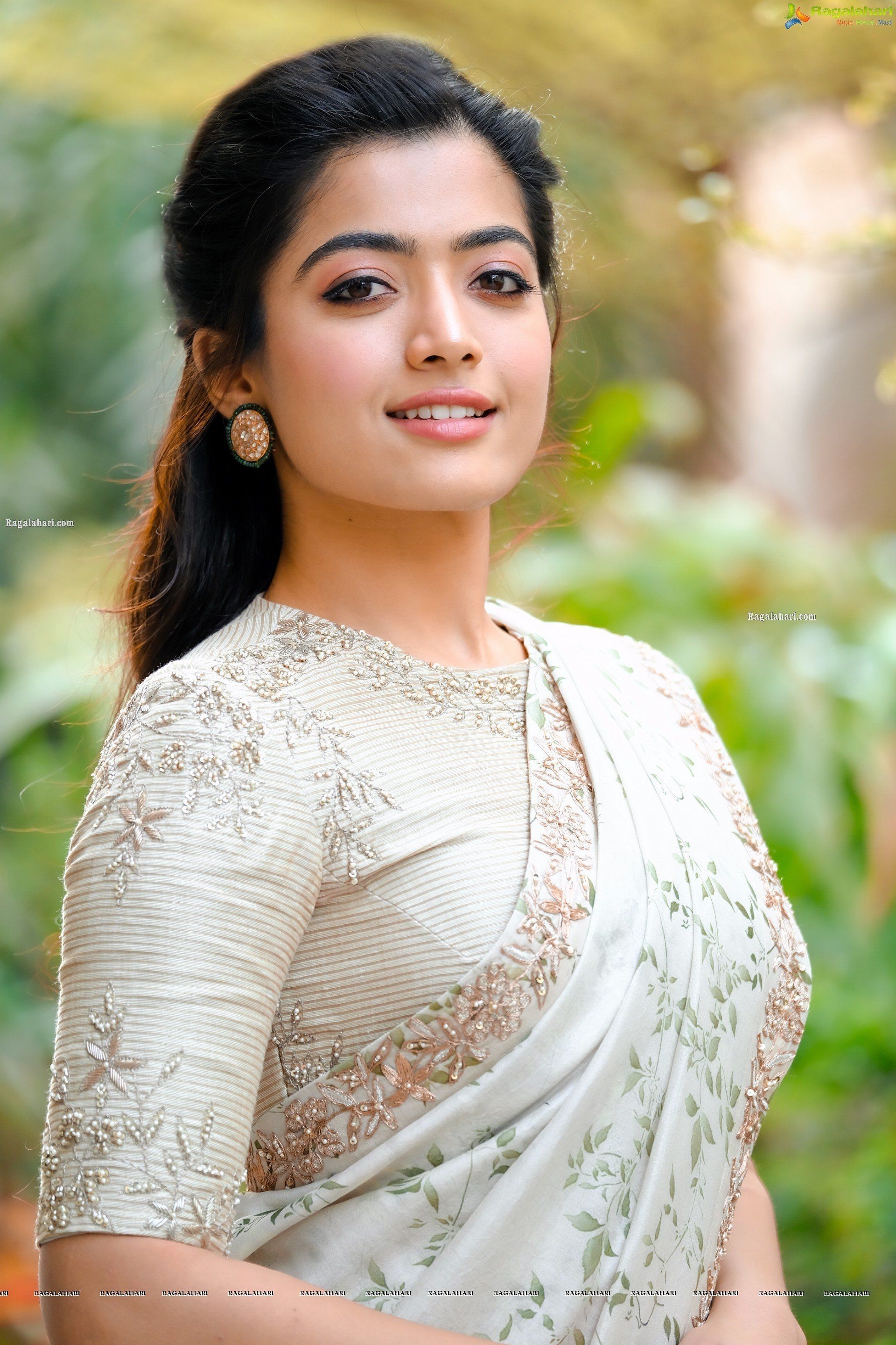 1920x2880 Rashmika Mandanna in Designer Saree Photo Shoot. Most beautiful bollywood actress, Saree photohoot, Most beautiful indian actress, Phone