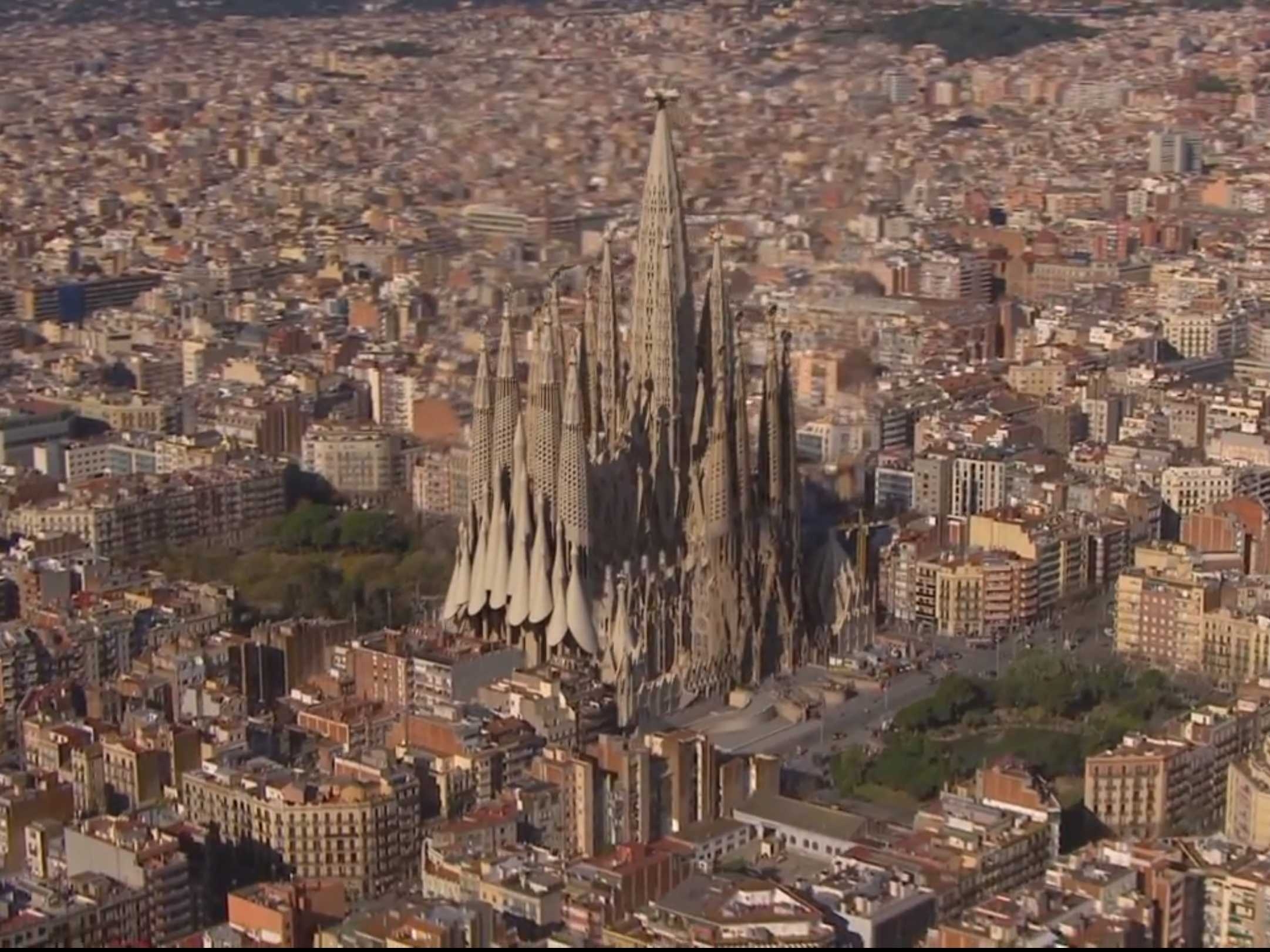 2170x1630 Sagrada Família City View Wallpaper, Desktop