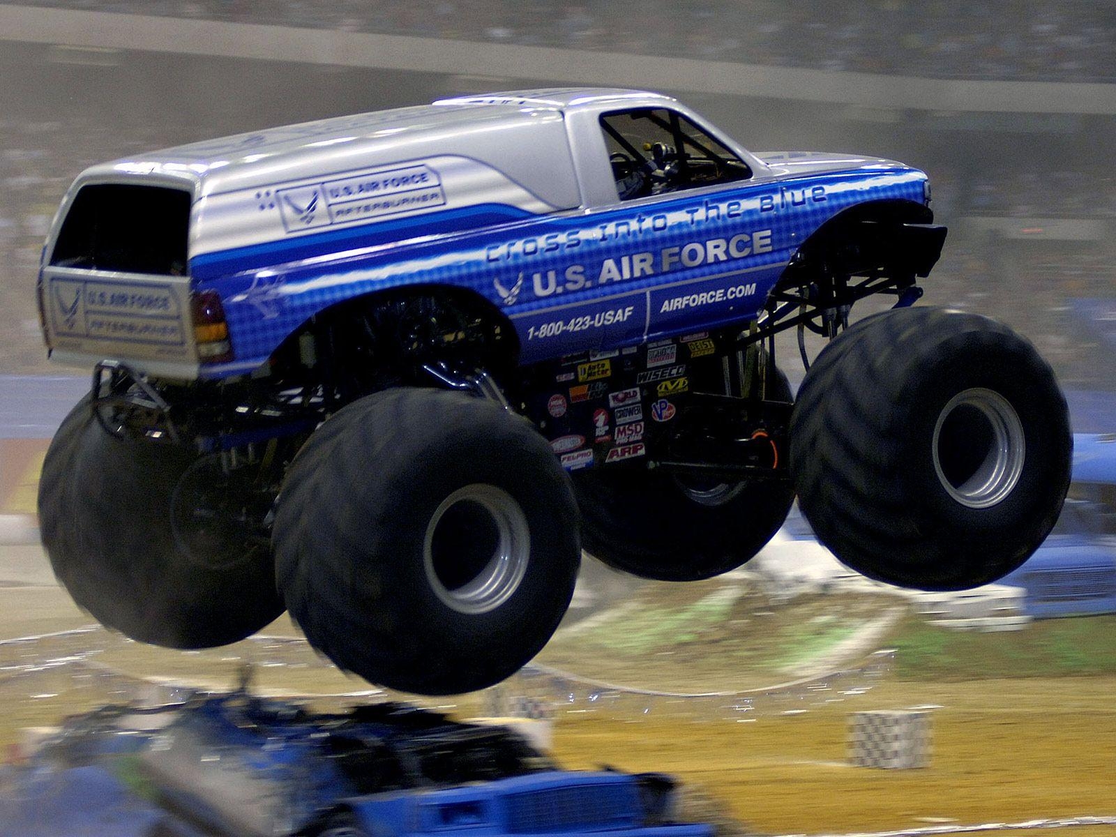 1600x1200 Monster Truck Wallpaper HD Download, Desktop