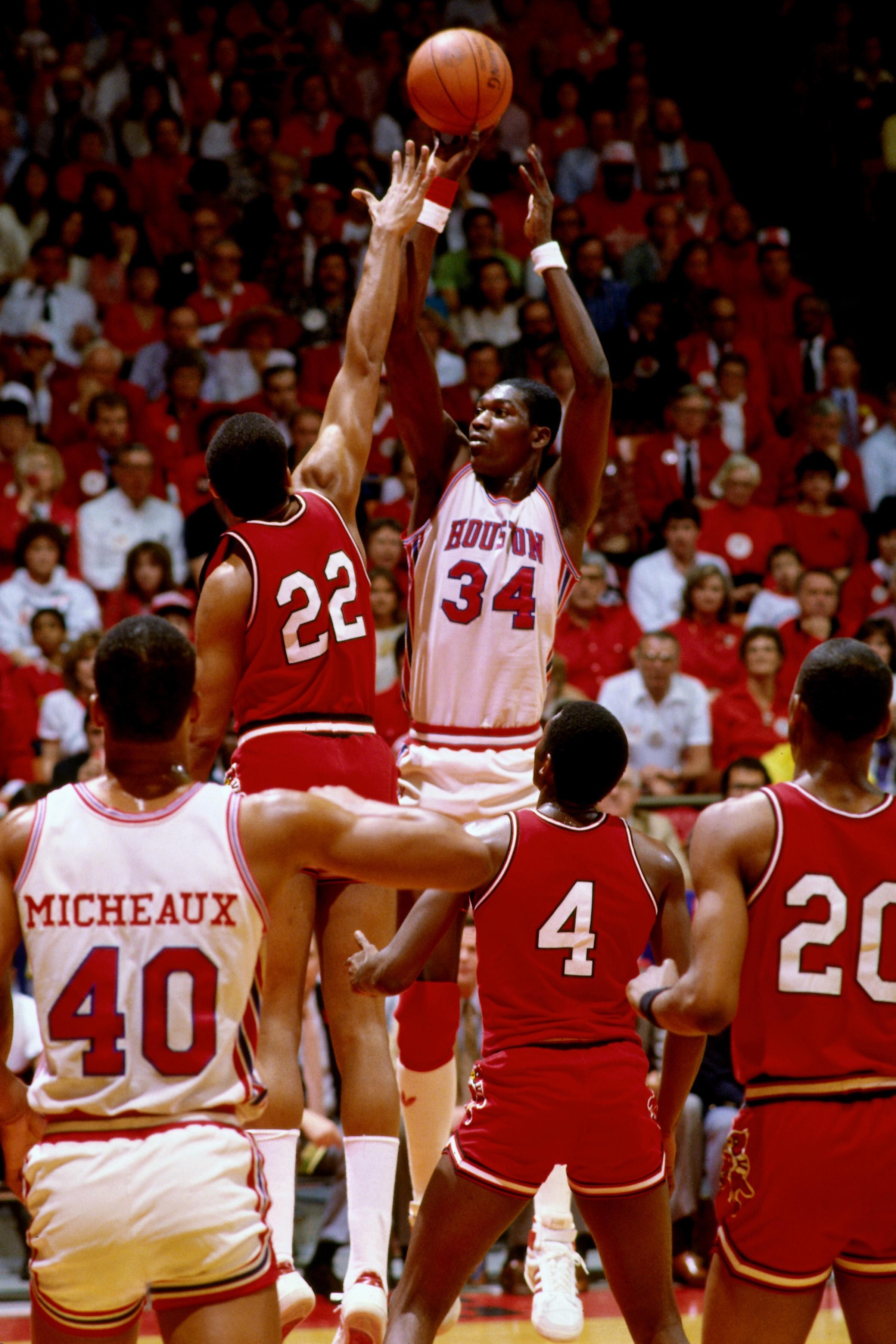 2400x3600 Legends profile: Hakeem Olajuwon, Phone