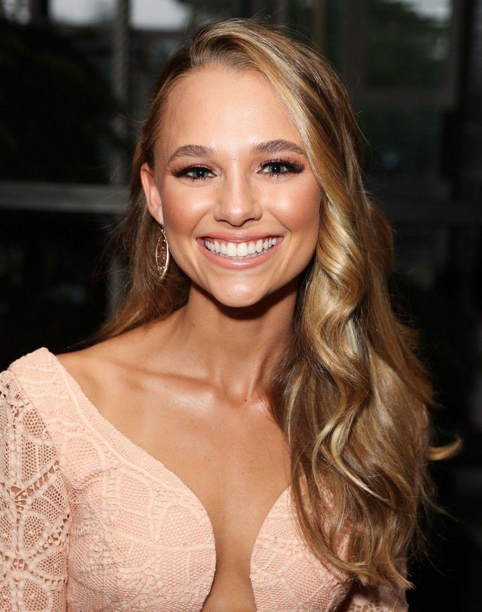 950x1200 Madison Iseman wallpaper, Phone