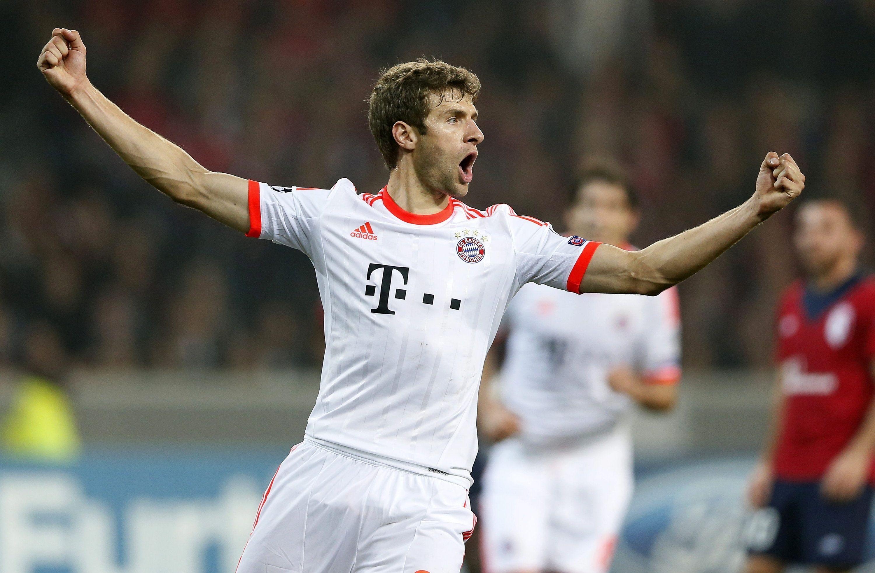 3000x1970 Thomas muller, Stars and Bayern, Desktop