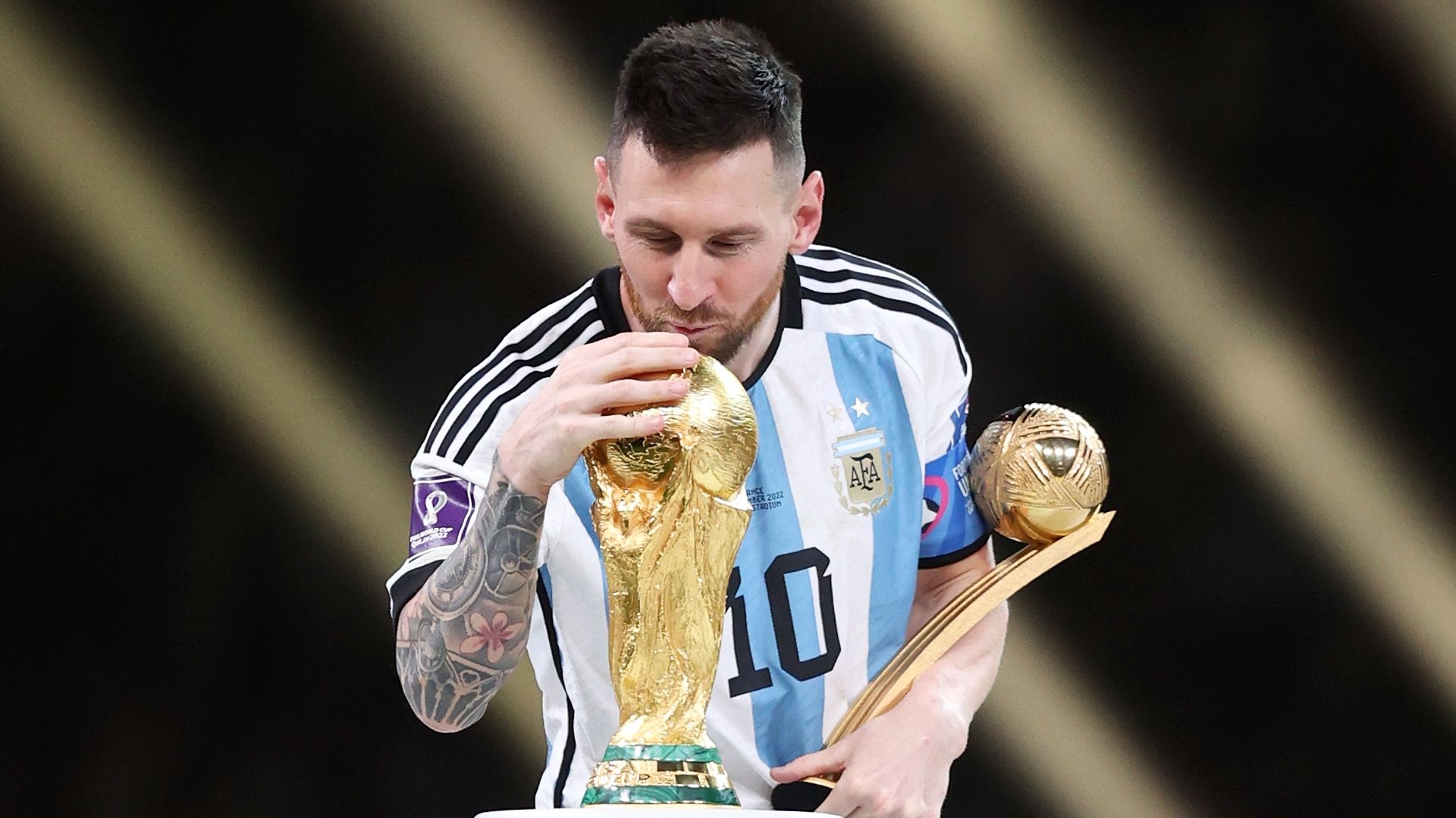 1920x1080 Messi reveals his thoughts before Argentina's decisive penalty shootout in 2022 World Cup final, Desktop