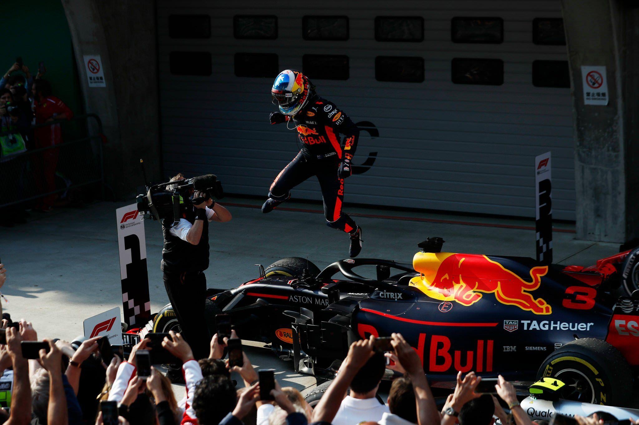 2050x1370 Amazing shot of Daniel Ricciardo after winning the Chinese GP, Desktop