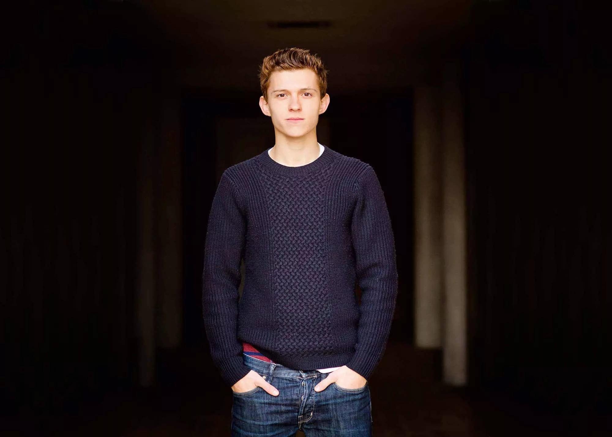 2000x1430 Tom Holland HD Wallpaper free, Desktop