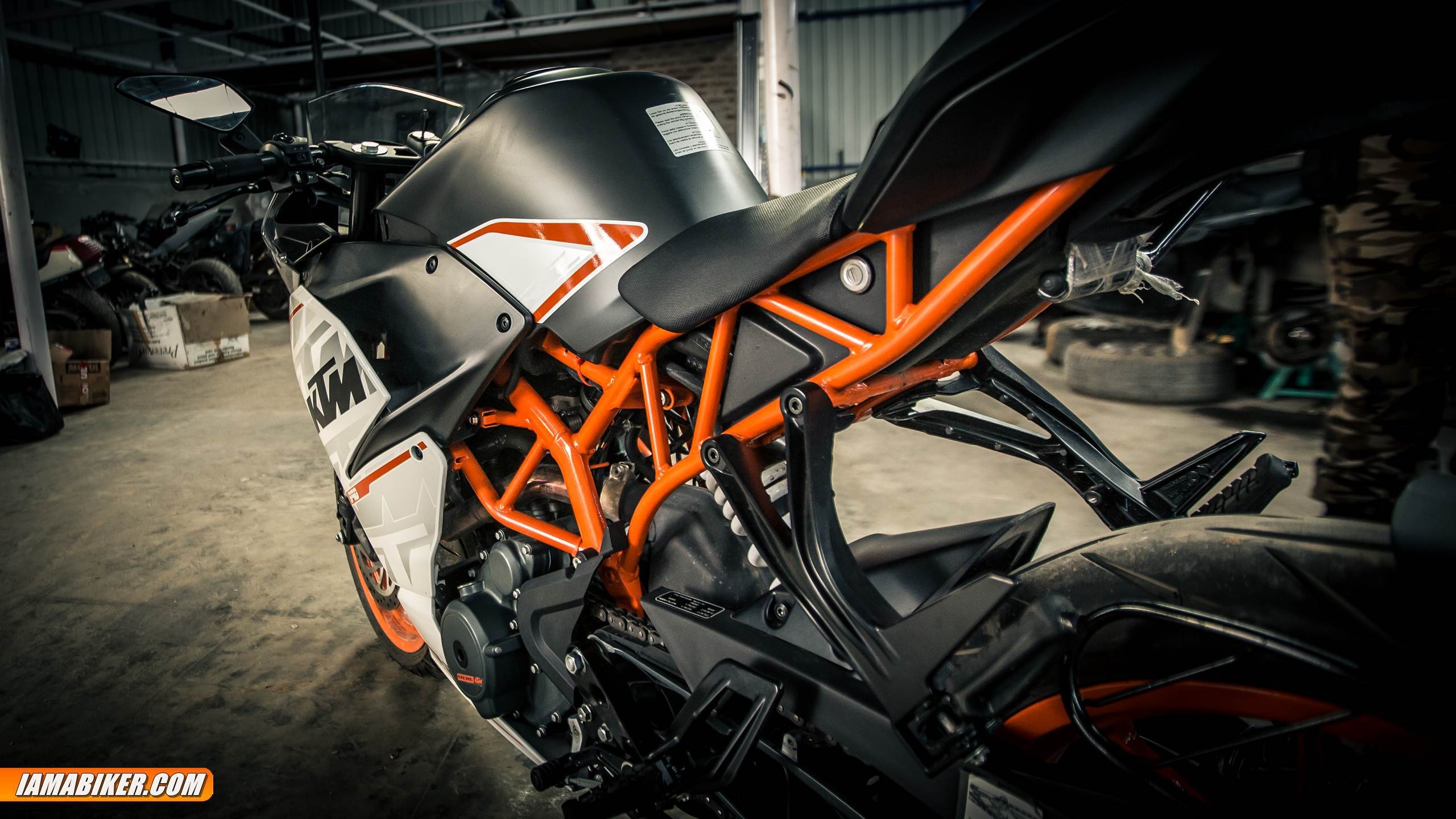 2560x1440 KTM RC 390 review, Desktop