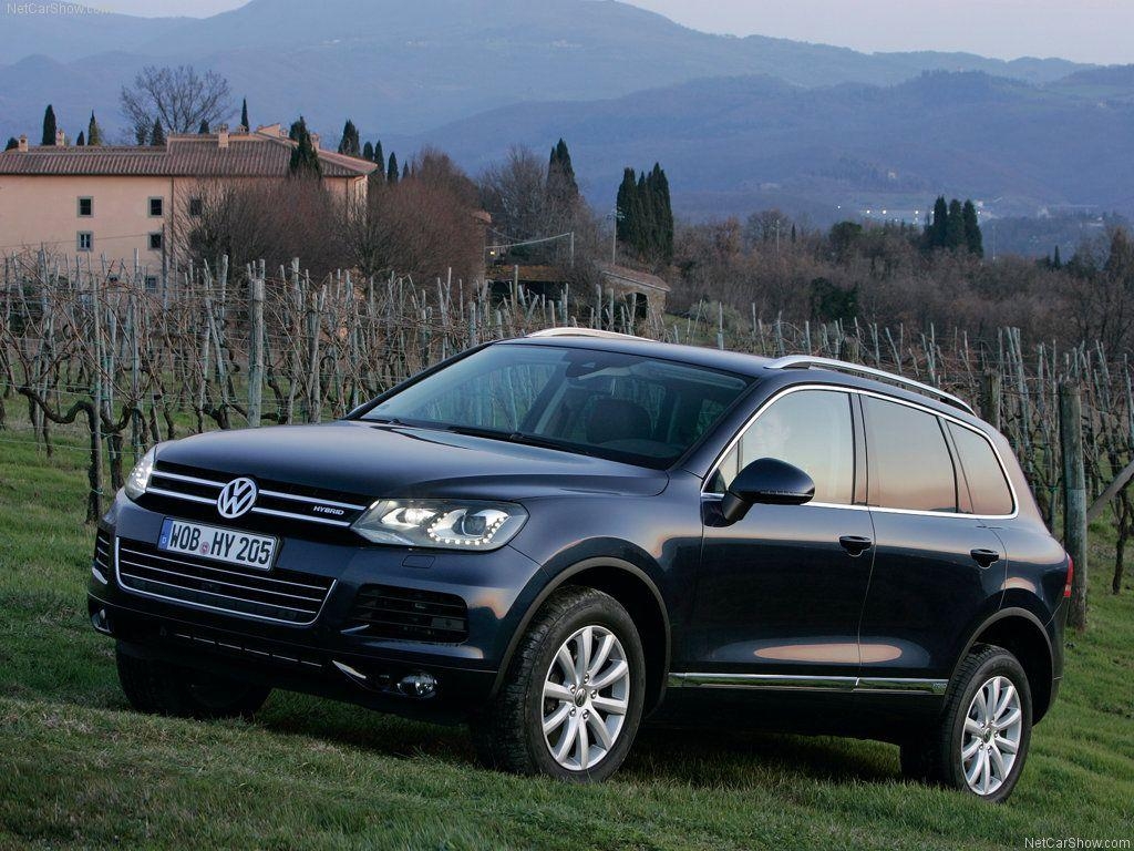 1030x770 Photo - Volkswagen Touareg 2011 Wallpaper, Desktop