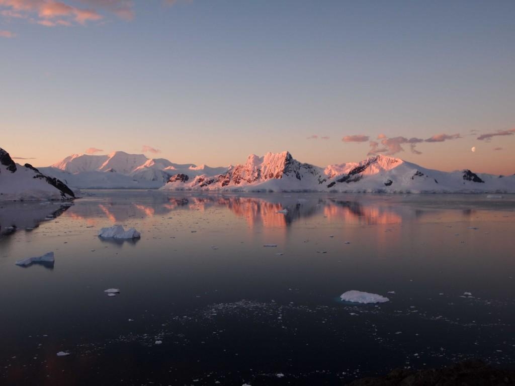 1030x770 Antarctica Paradise Bay, Desktop