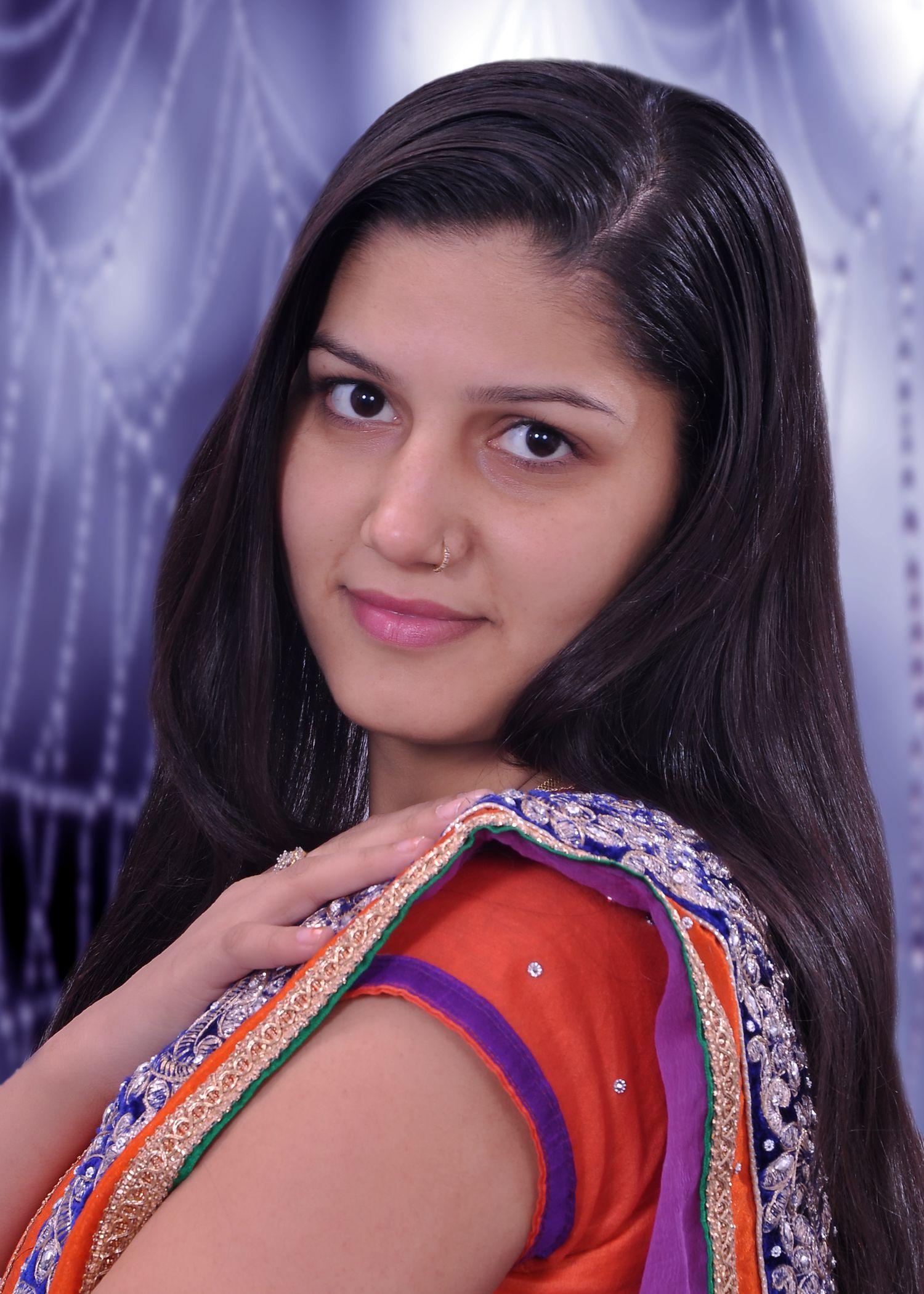 1500x2100 Sapna Chaudhary the Famous Singer and Dancer is Popular in Haryana, Phone