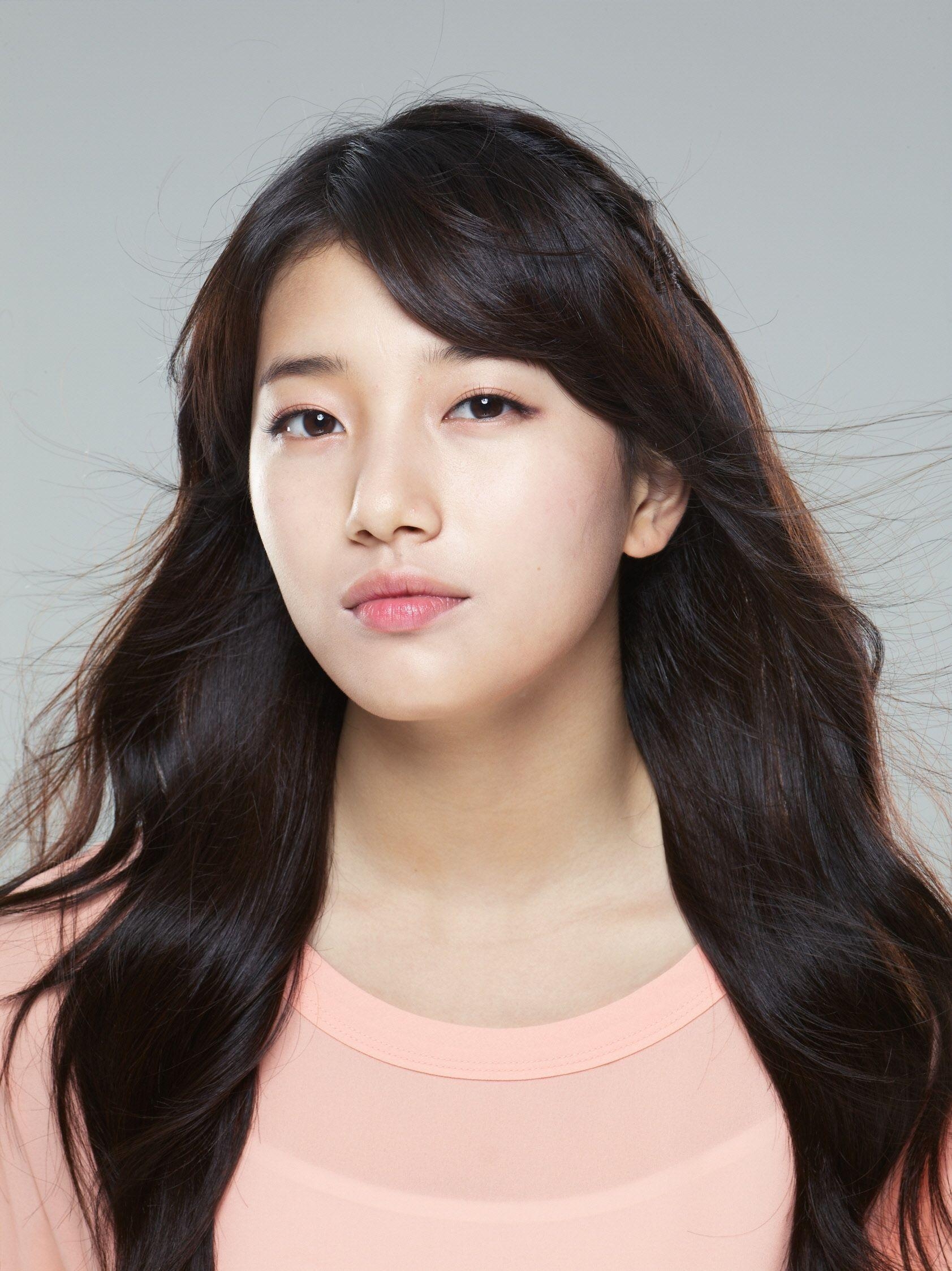 1690x2250 Bae Suzy. My favorite celebrities, Phone