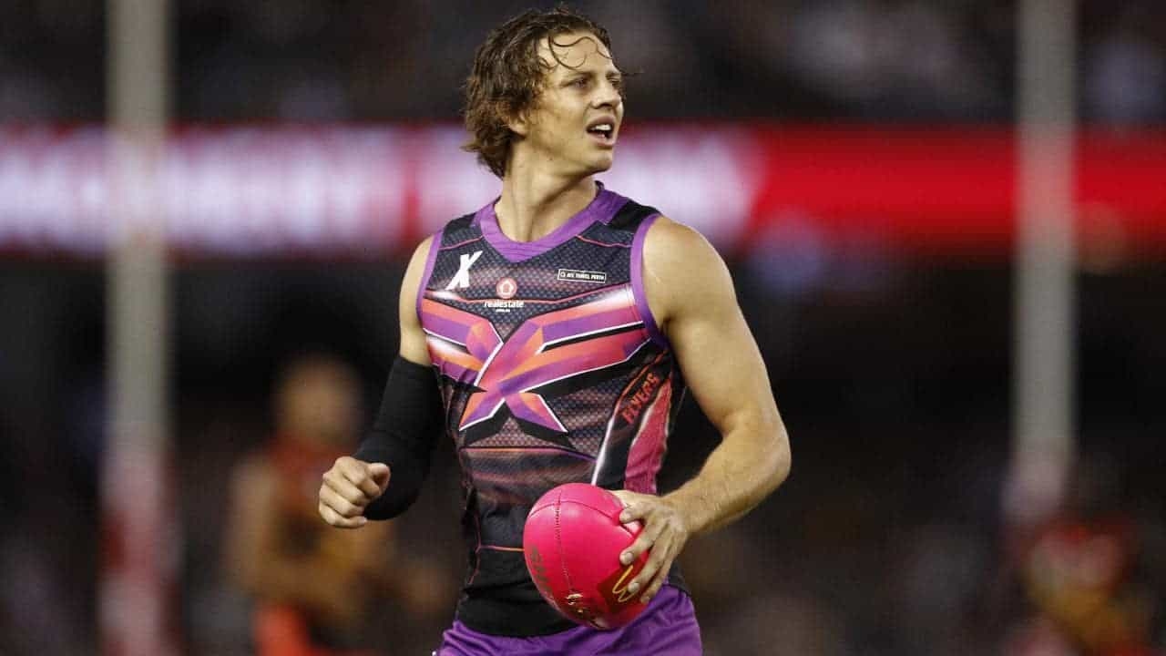 1280x720 What's up with Nat Fyfe's Elbow ? Fremantle Dockers Update, Desktop