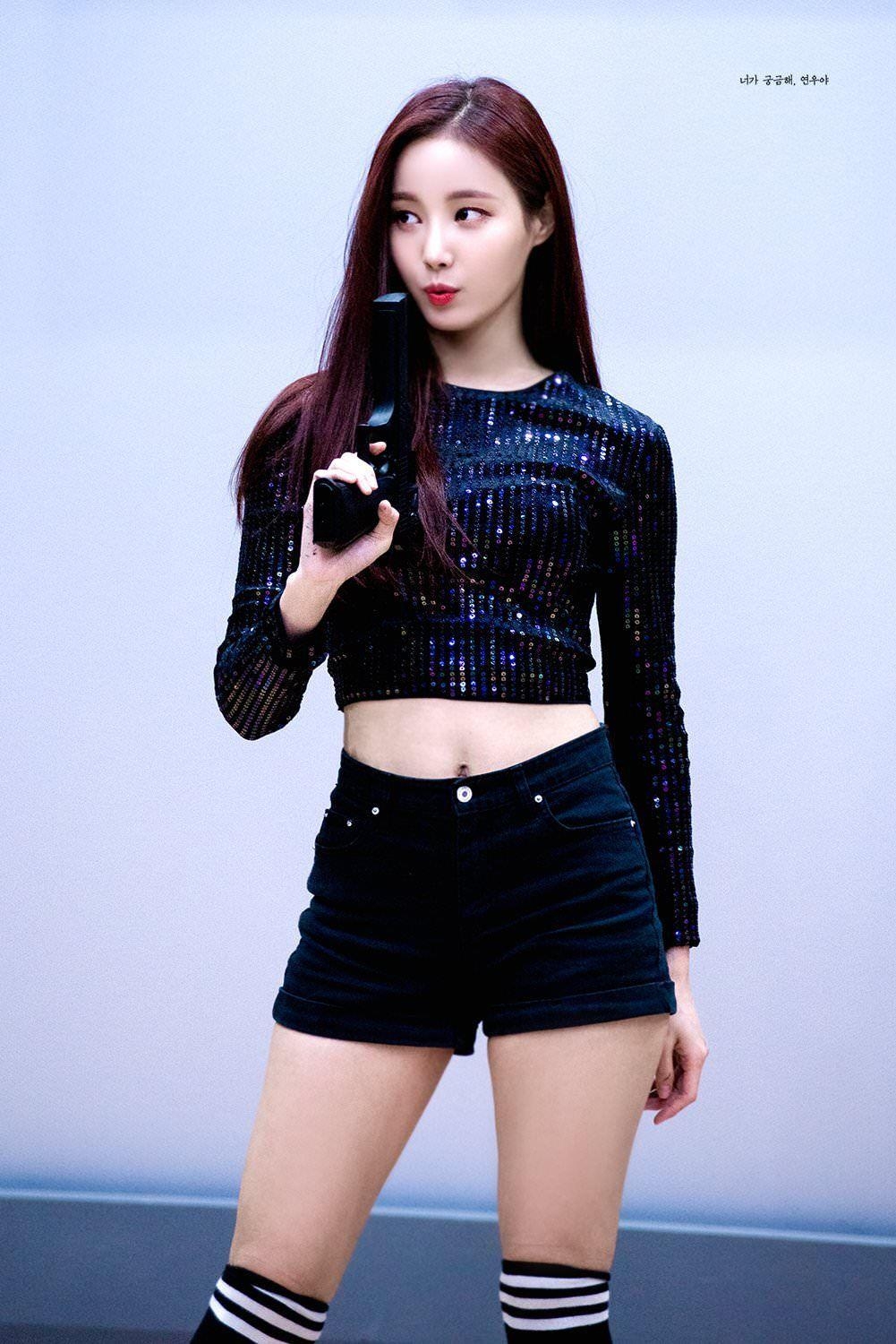 1010x1500 Yeonwoo. Yeonwoo. Pop idol, Kpop girls and Idol, Phone