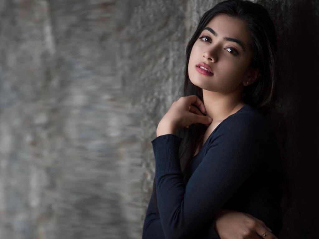 1030x770 Actress Rashmika Mandanna HD Photo, Desktop