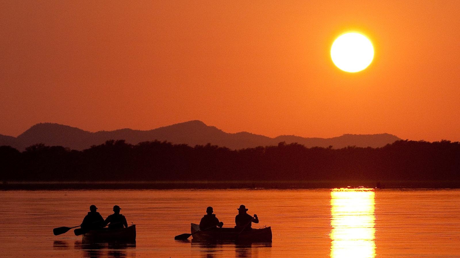 1600x900 Lower Zambezi National Park. Lodges & Camps with Africa Odyssey, Desktop