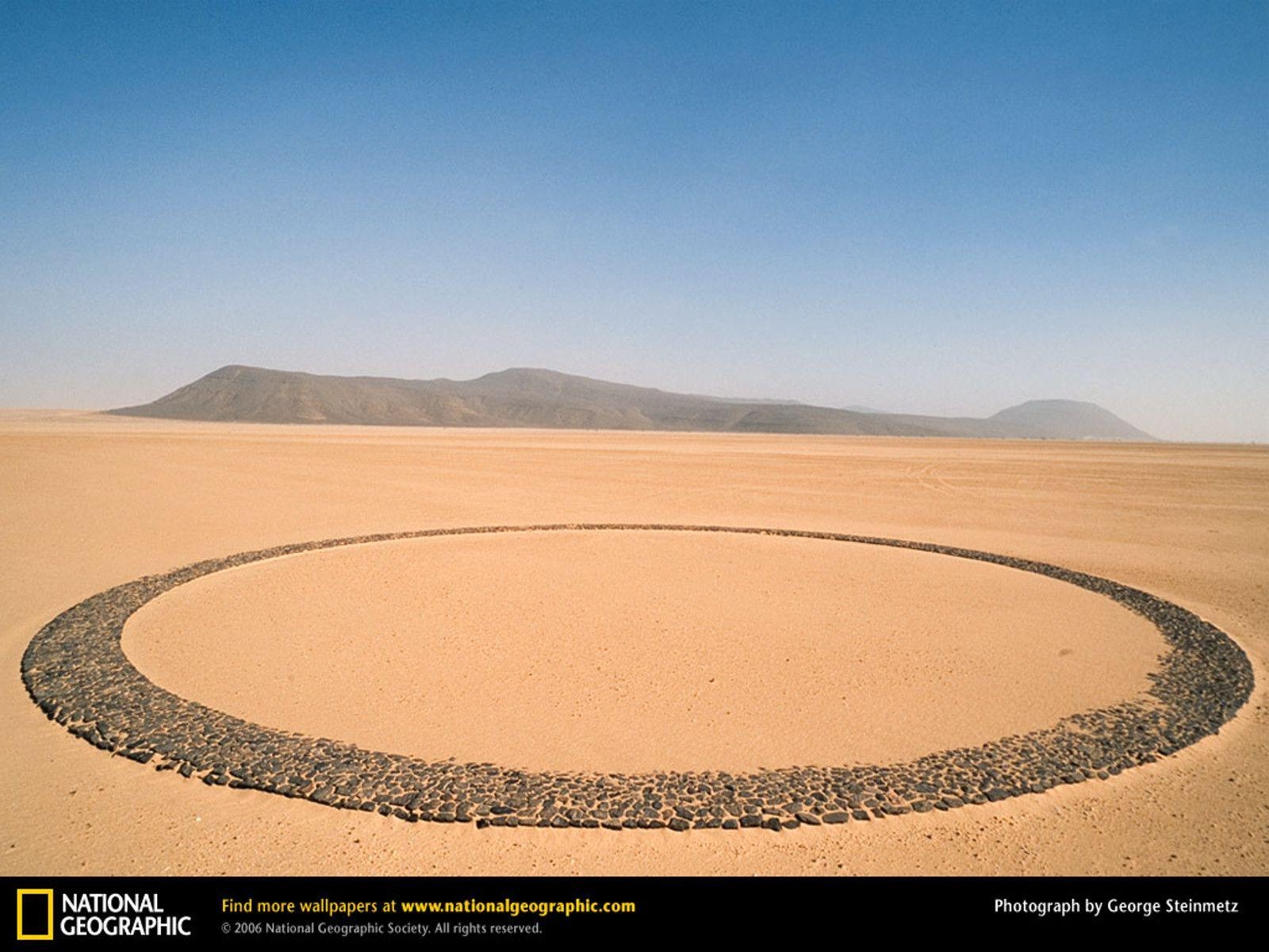 1600x1200 Mysterious Circle of Stones, Tenere Desert, Niger, Desktop