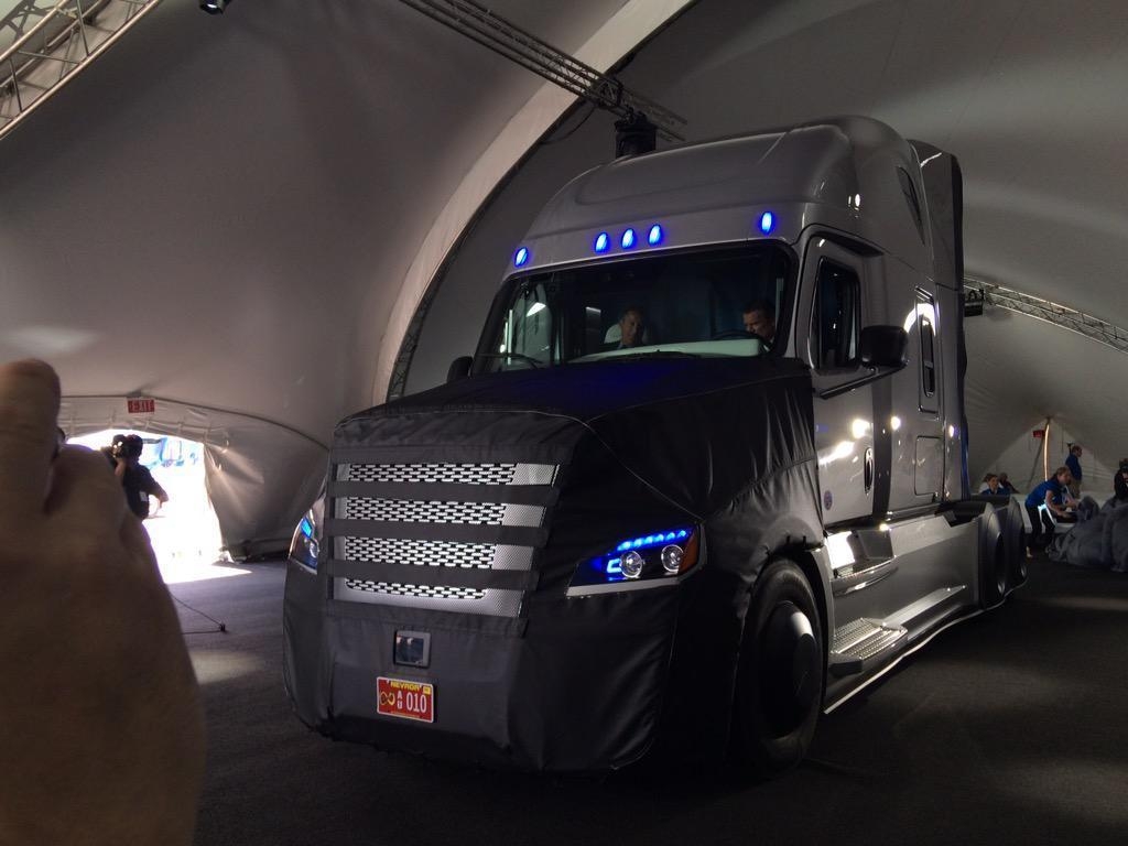 1030x770 Freightliner unveils first U.S.-legal autonomous truck. Overdrive, Desktop