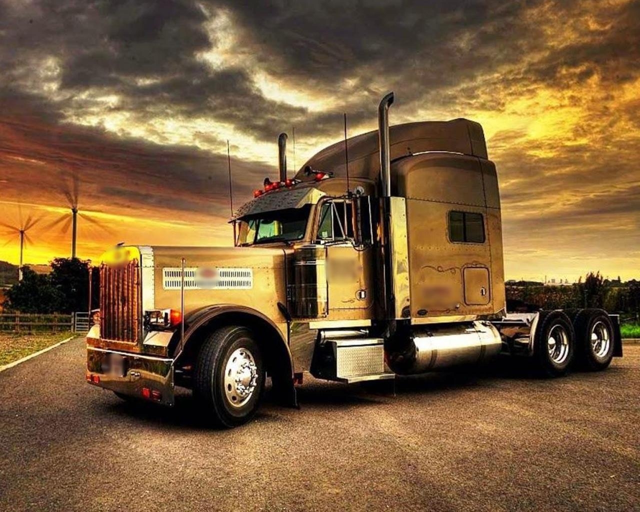 1280x1030 Peterbilt Truck Wallpaper, Desktop