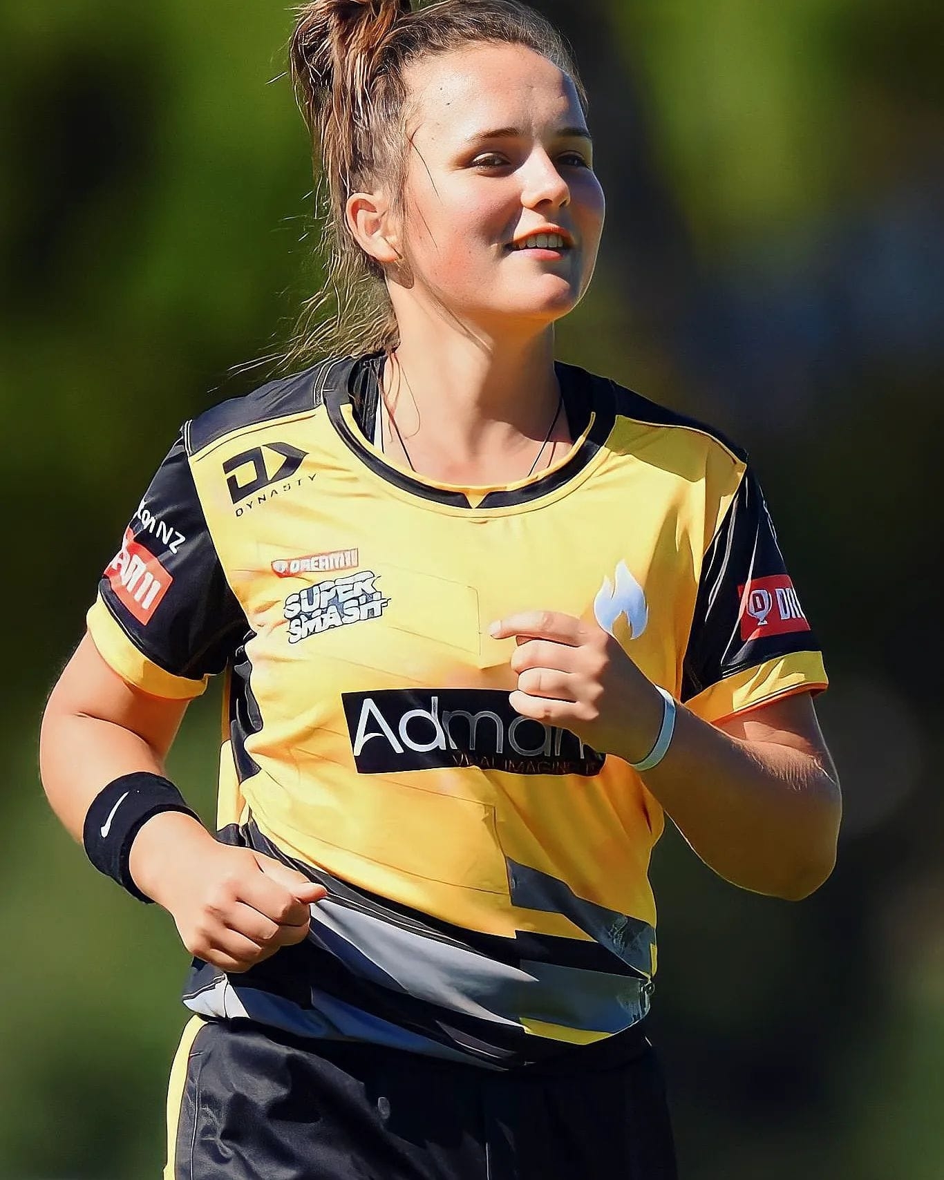 1370x1710 Meet Mumbai Indians' All Rounder Amelia Kerr, The Gorgeous Kiwi Cricketer Pics, Phone