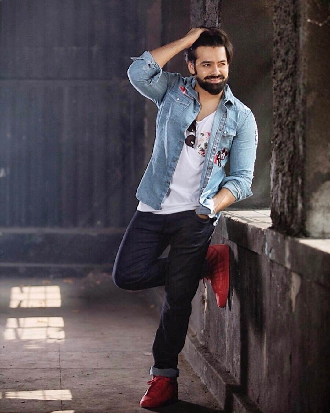 1080x1350 Ram Pothineni Image (5), Phone