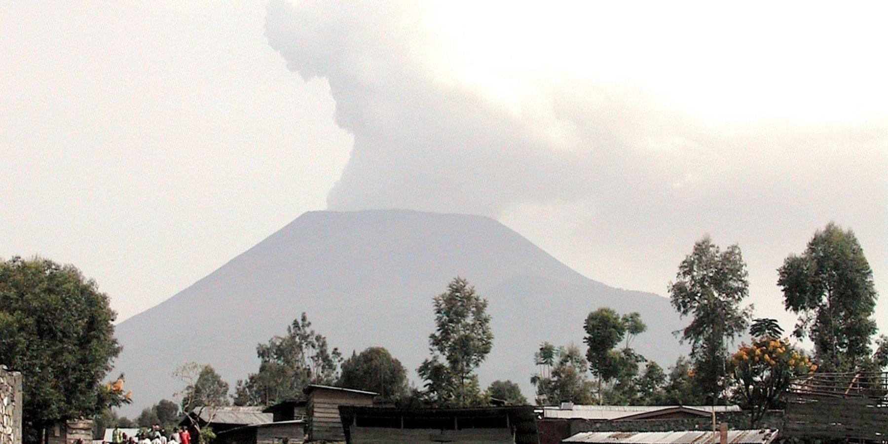 1800x900 UNOPS20: Monitoring volcanoes in the Democratic Republic, Dual Screen