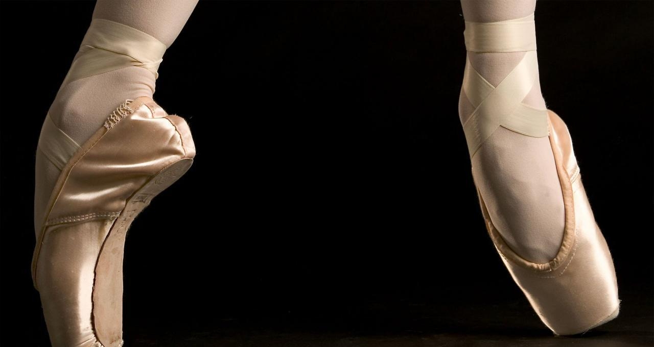 1280x680 Dance in Ballet Pointe Shoes, Desktop