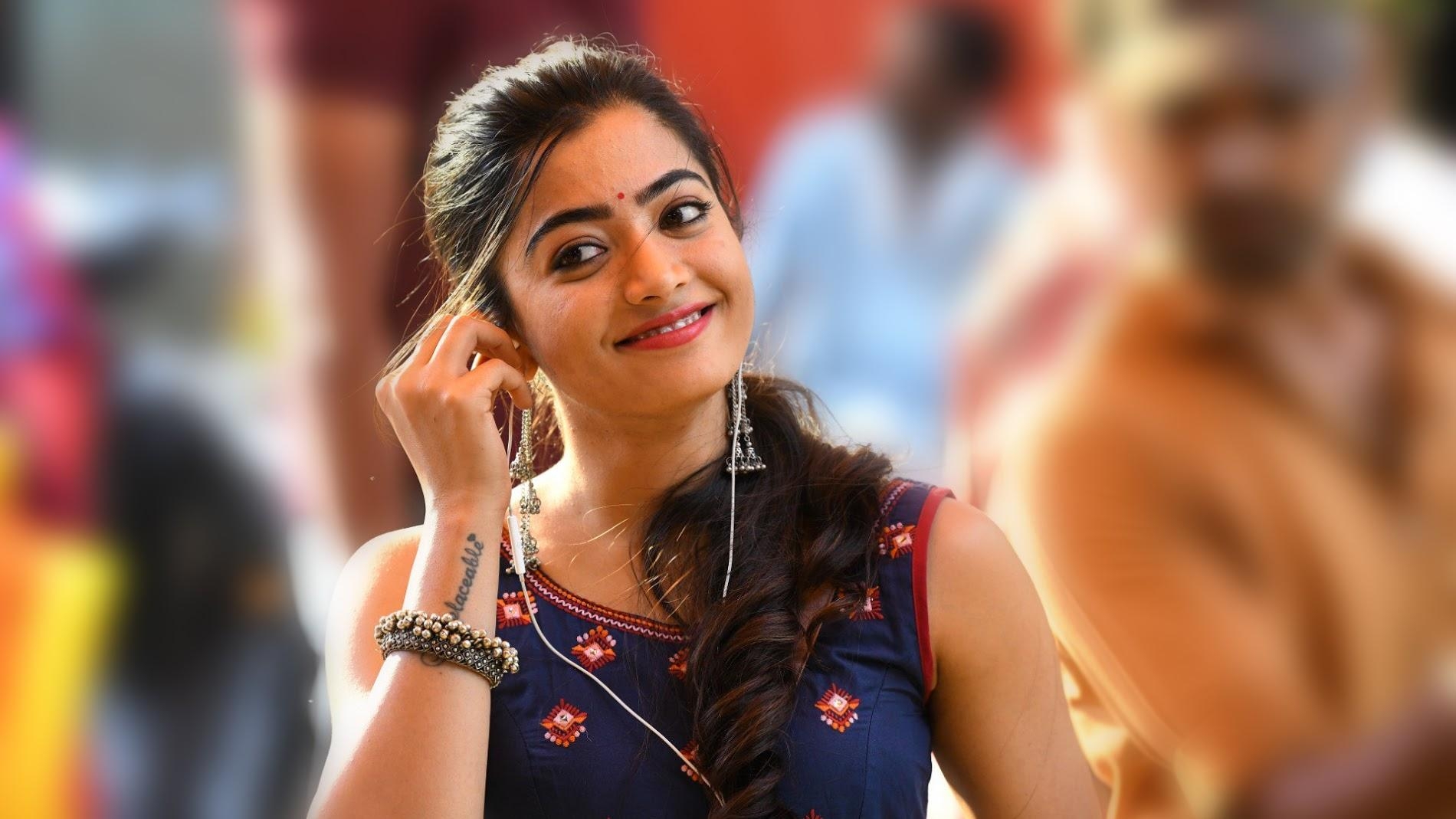 1900x1070 Wallpaper of Rashmika Mandanna, Desktop