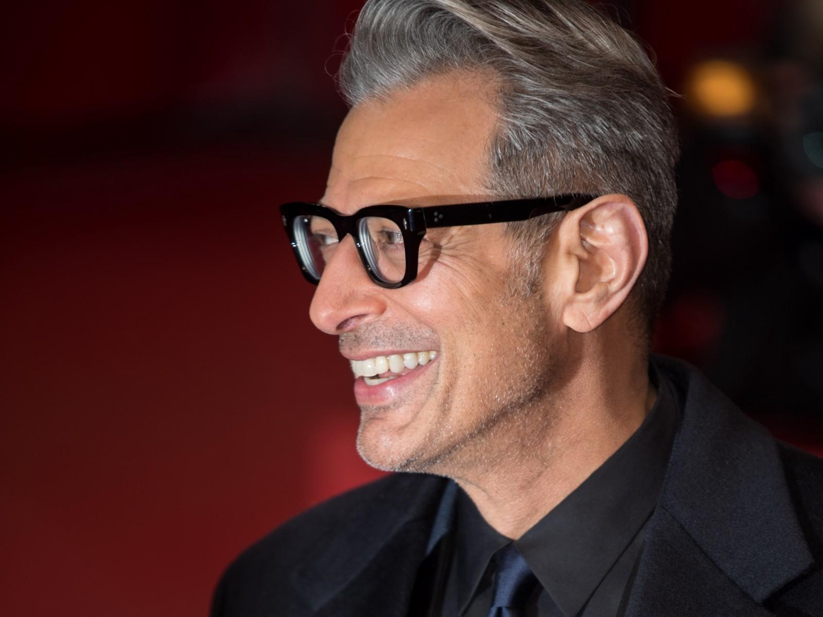 1600x1200 Why We Love Jeff Goldblum: Celebrating 66 years of good GIFs on his, Desktop