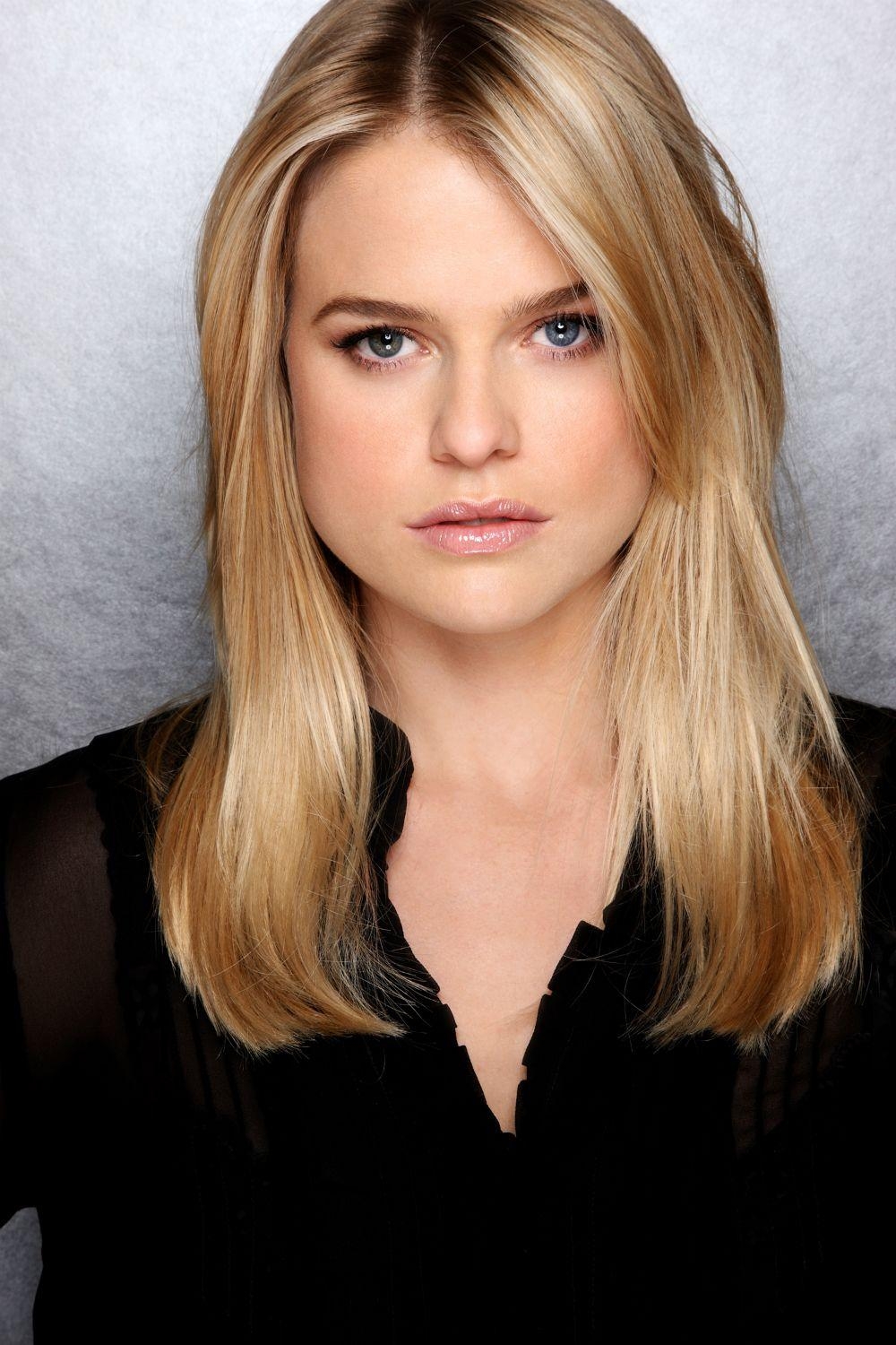 1000x1500 Alice eve, Phone