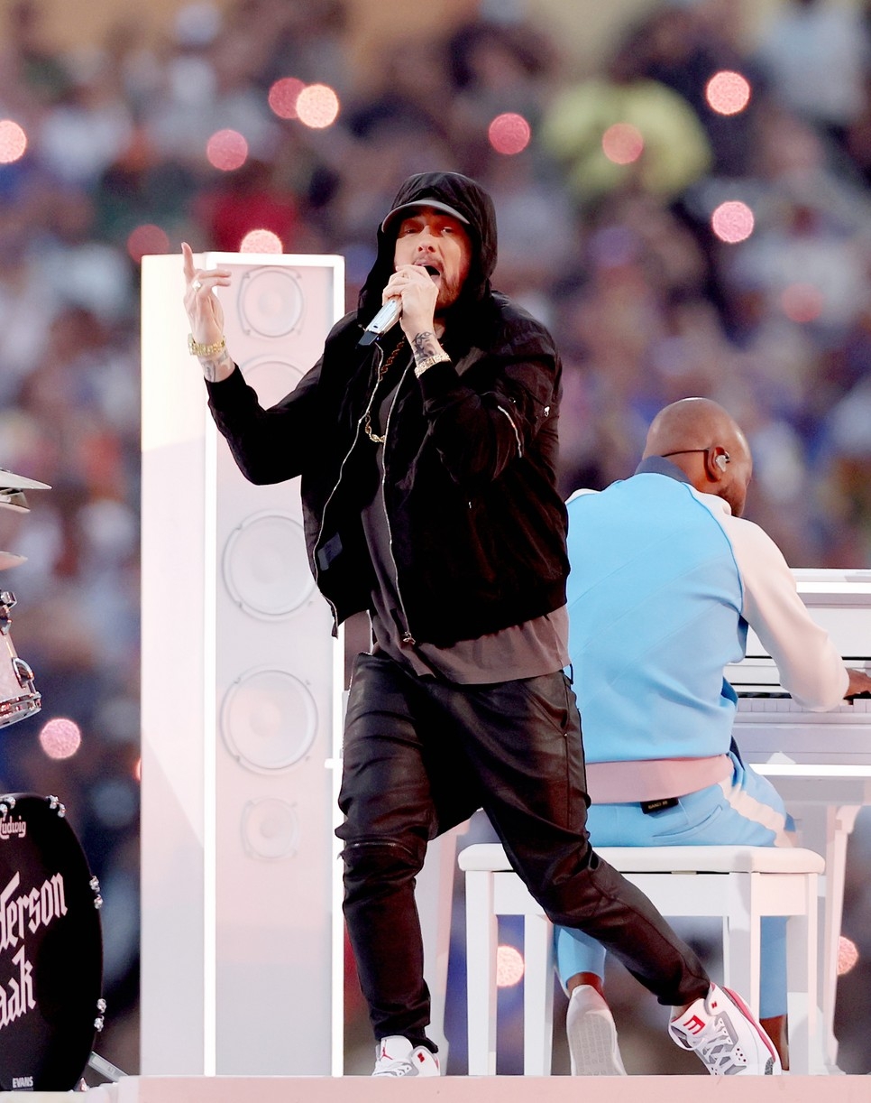 970x1230 Eminem Performs 'Lose Yourself' During Super Bowl 2022 Halftime Show: Photo 4704948 Super Bowl, Eminem Photo. Just Jared: Entertainment News, Phone