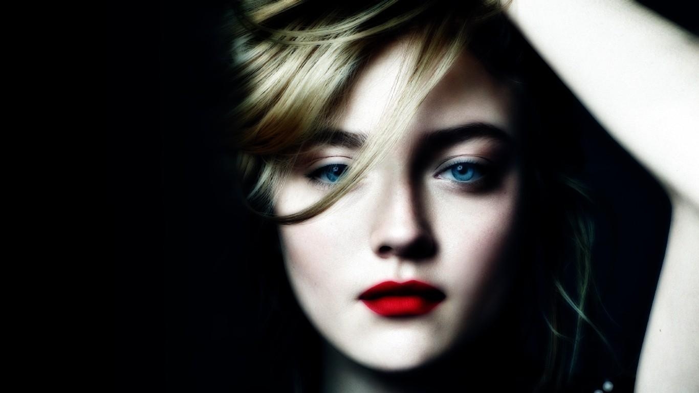 1370x770 Dakota Fanning Wallpaper 8 X 768, Desktop