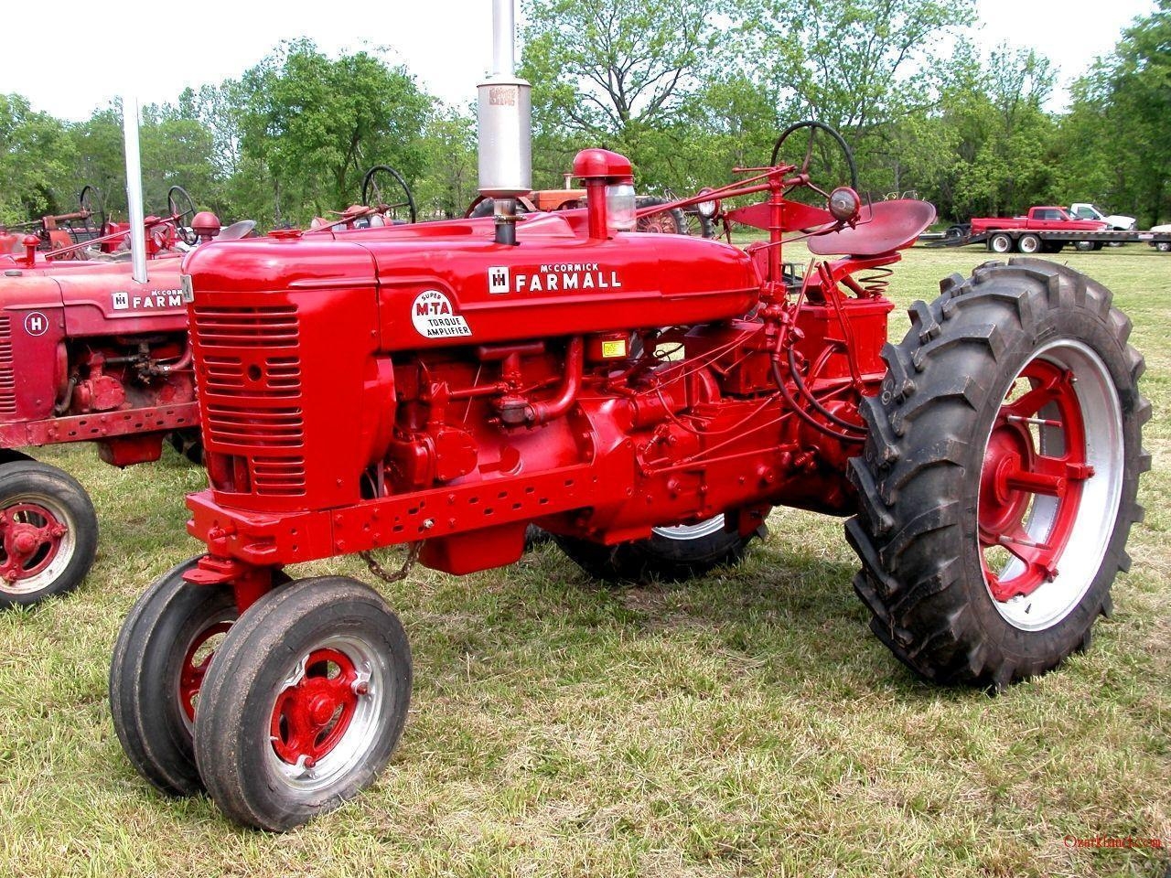 1280x960 Vintage Farmall Tractor Field Scene Wallpaper Border. Tractor, Desktop