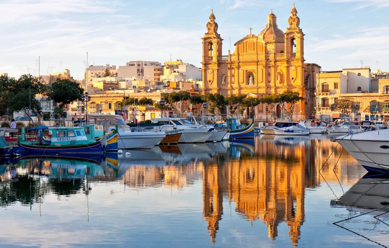 1340x850 Wallpaper reflection, boats, Cathedral, boats, harbour, Malta, Malta, Desktop